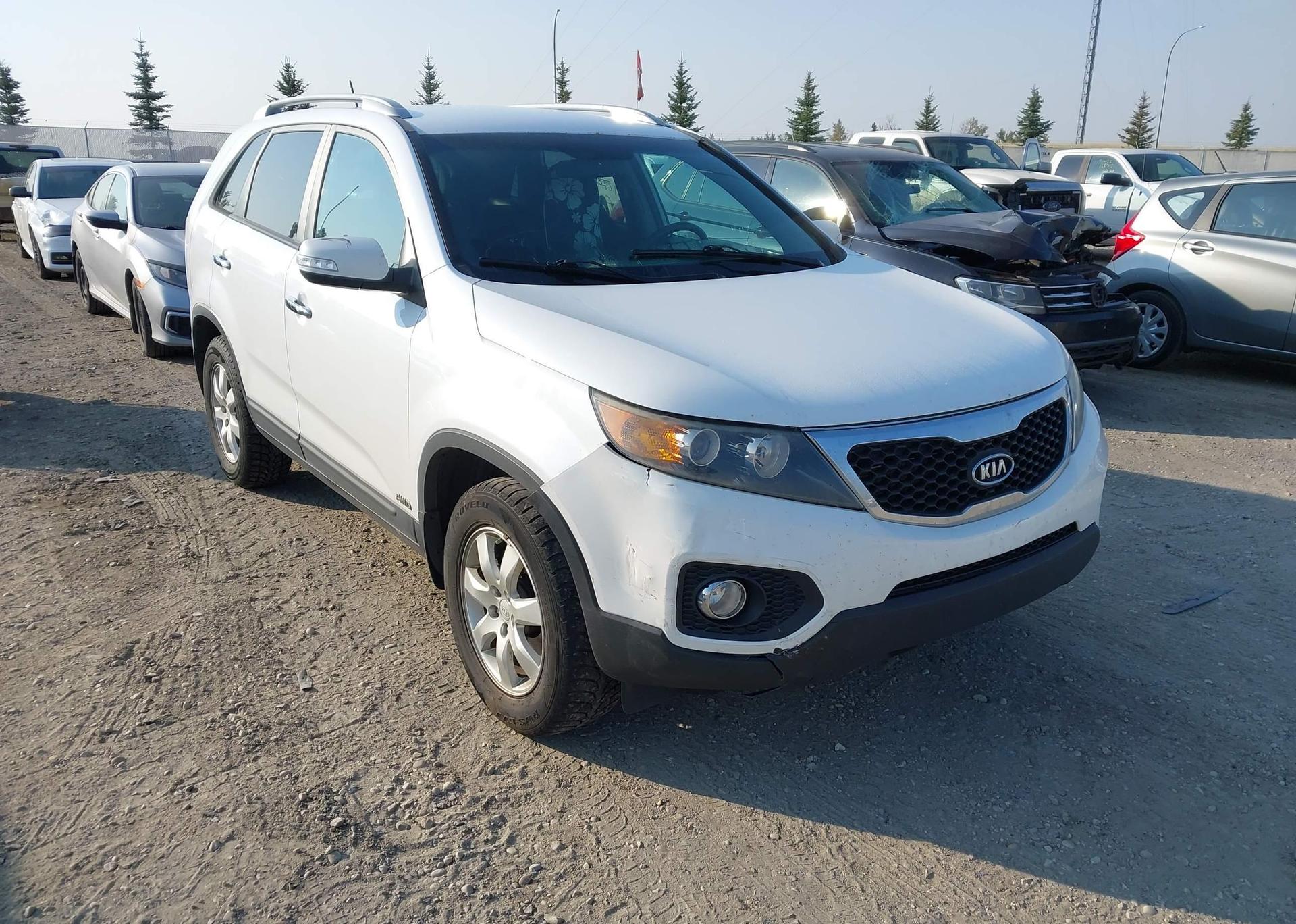 2011 KIA SORENTO LX