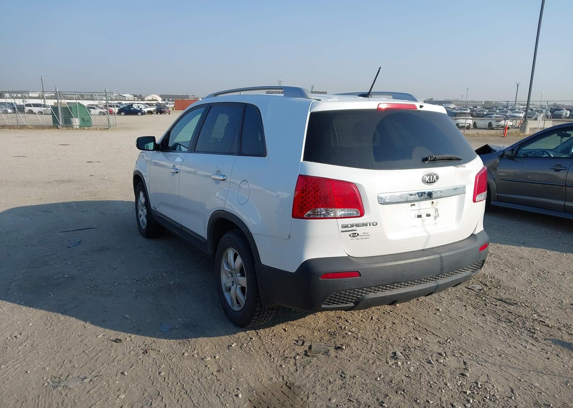 2011 KIA SORENTO LX