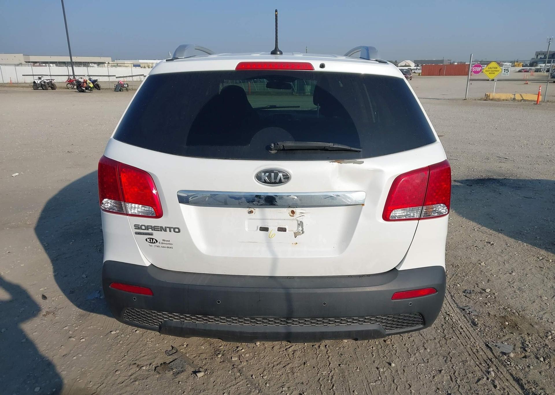 2011 KIA SORENTO LX