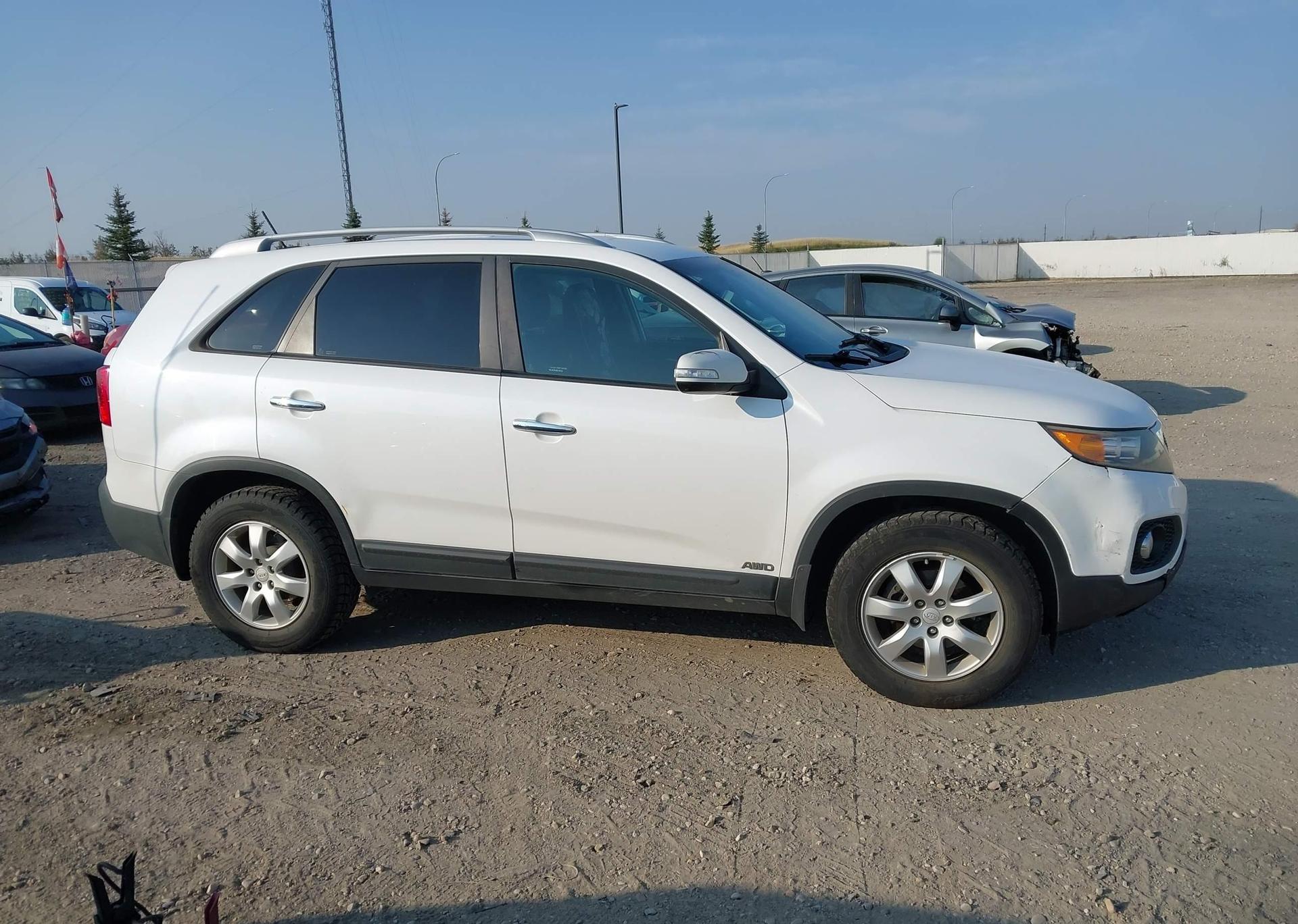 2011 KIA SORENTO LX