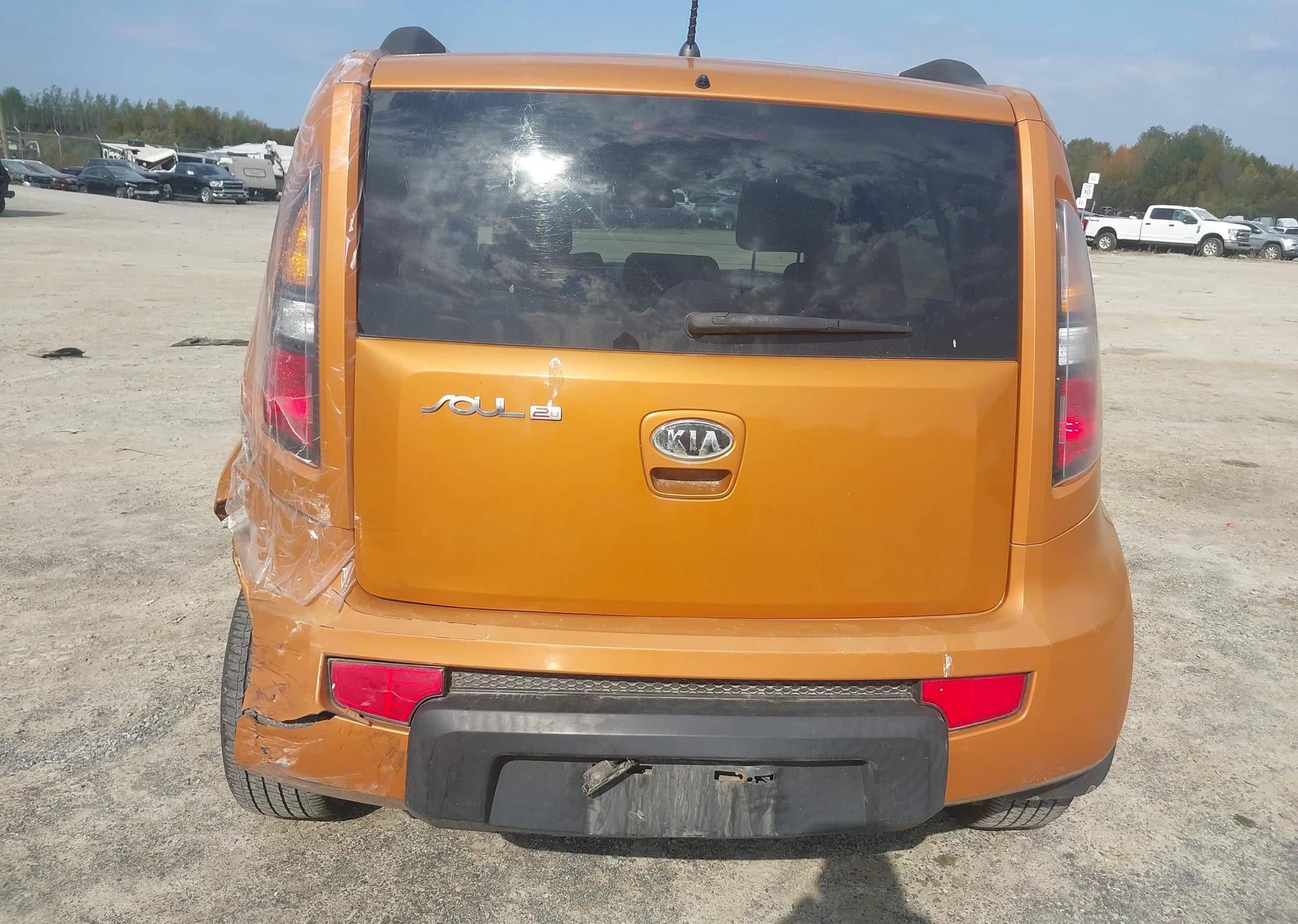 2010 KIA SOUL +