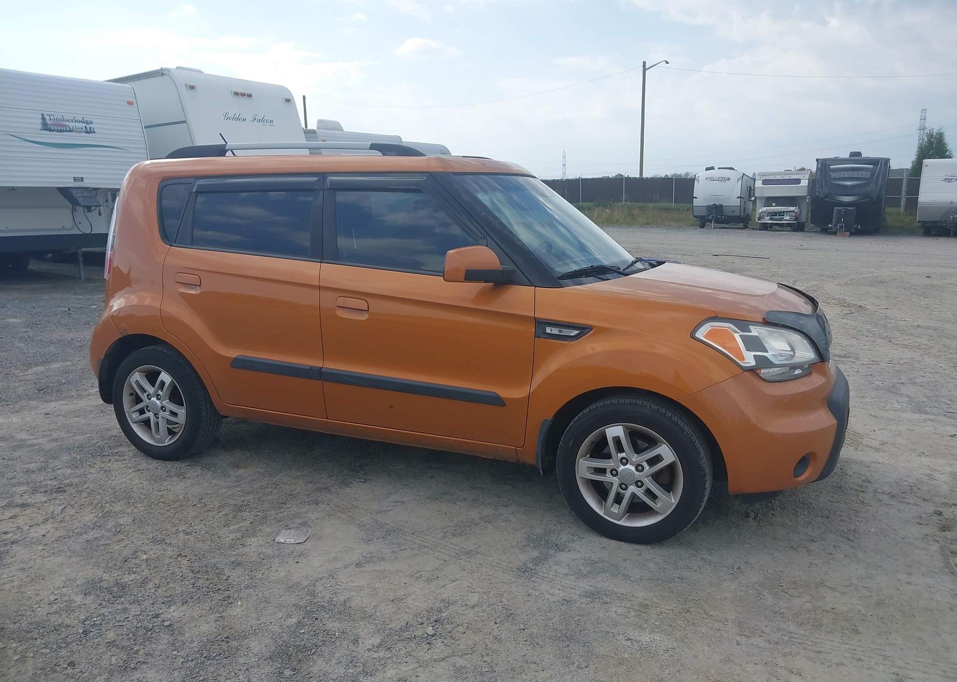2010 KIA SOUL +