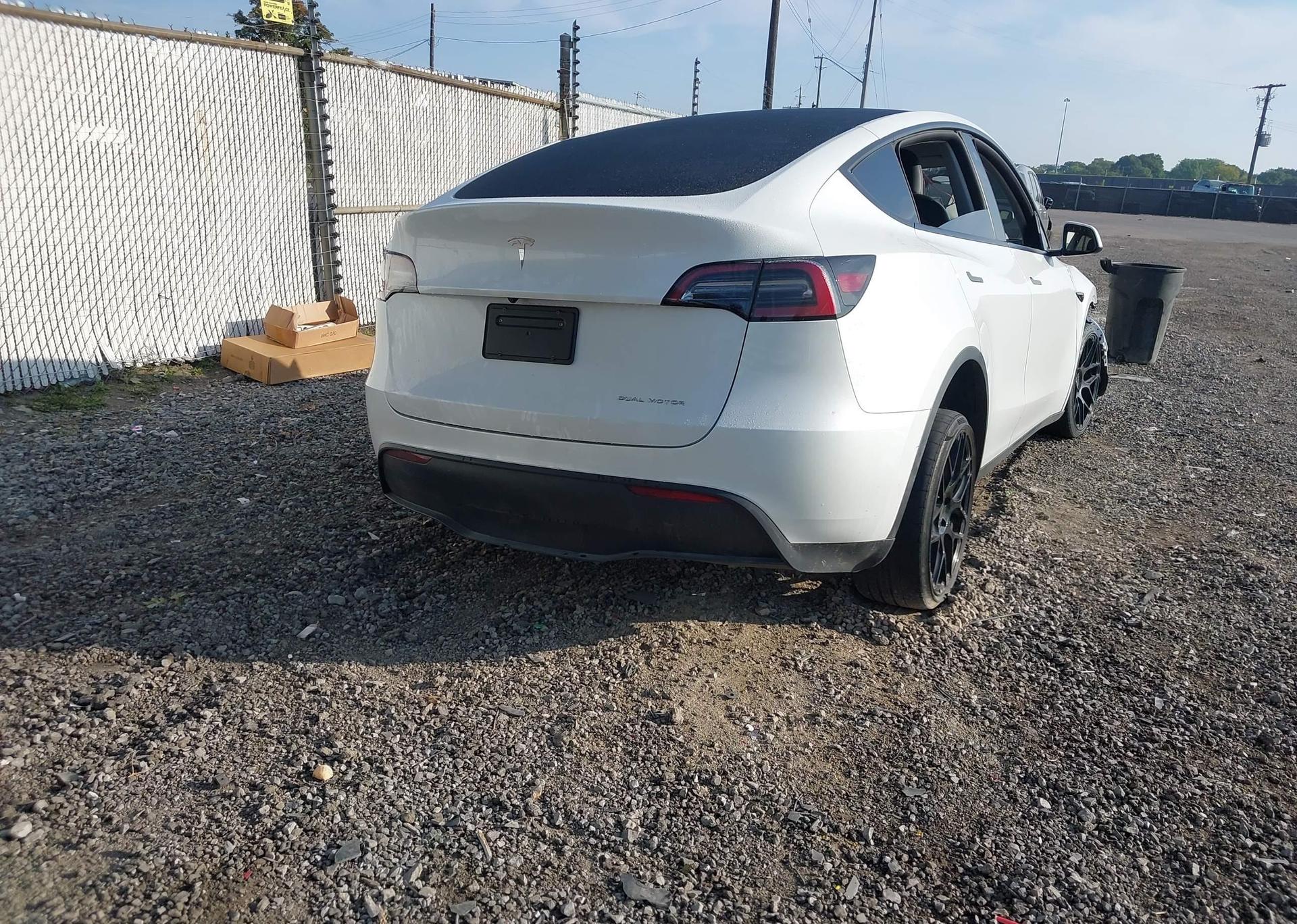 2023 TESLA MODEL Y