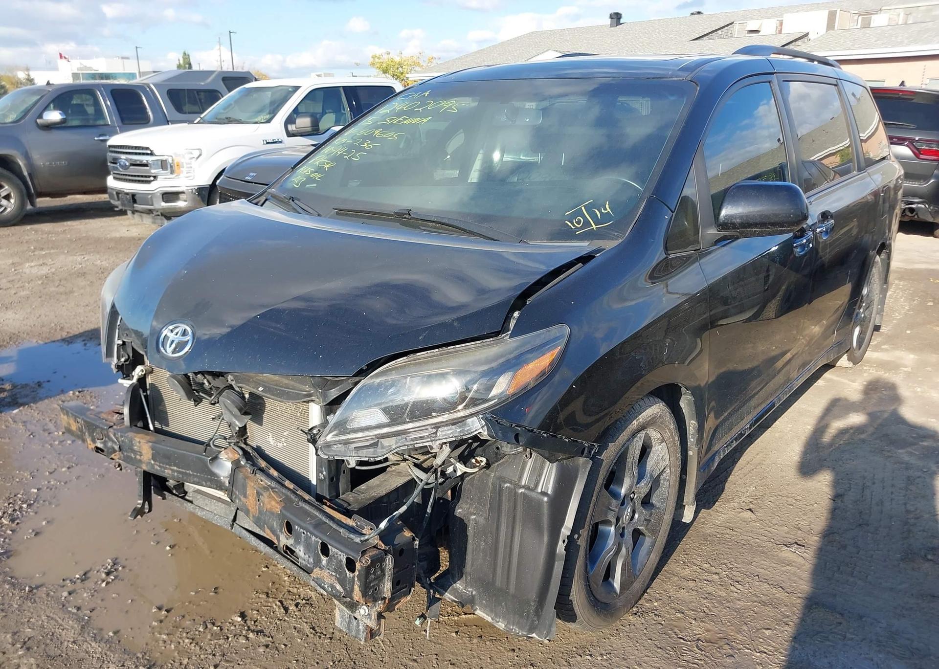 2015 TOYOTA SIENNA SPORT
