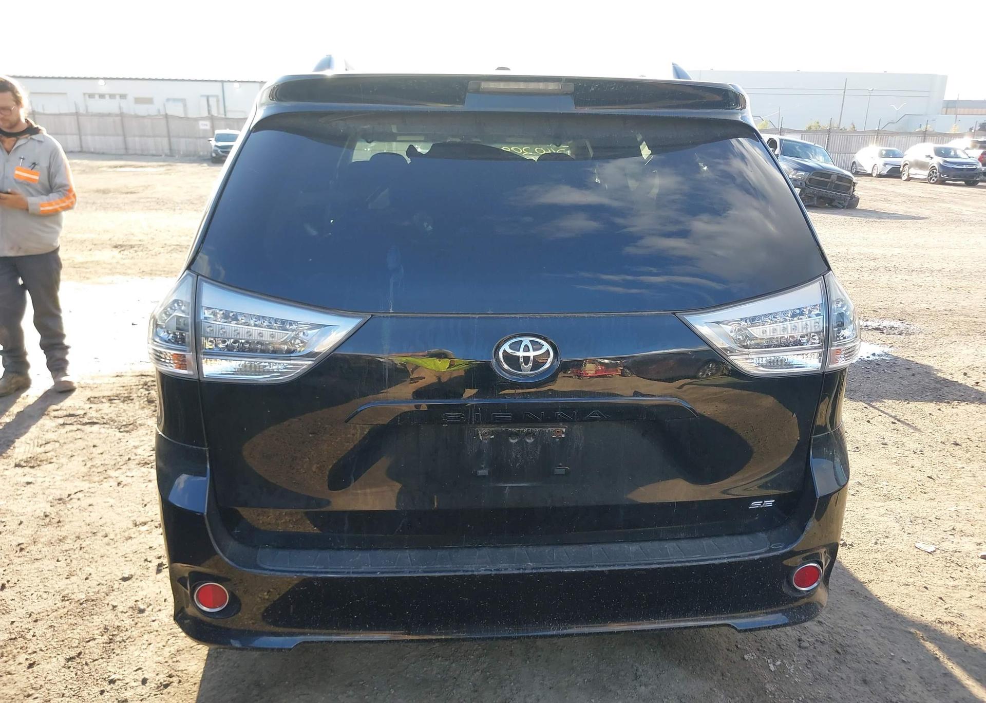 2015 TOYOTA SIENNA SPORT