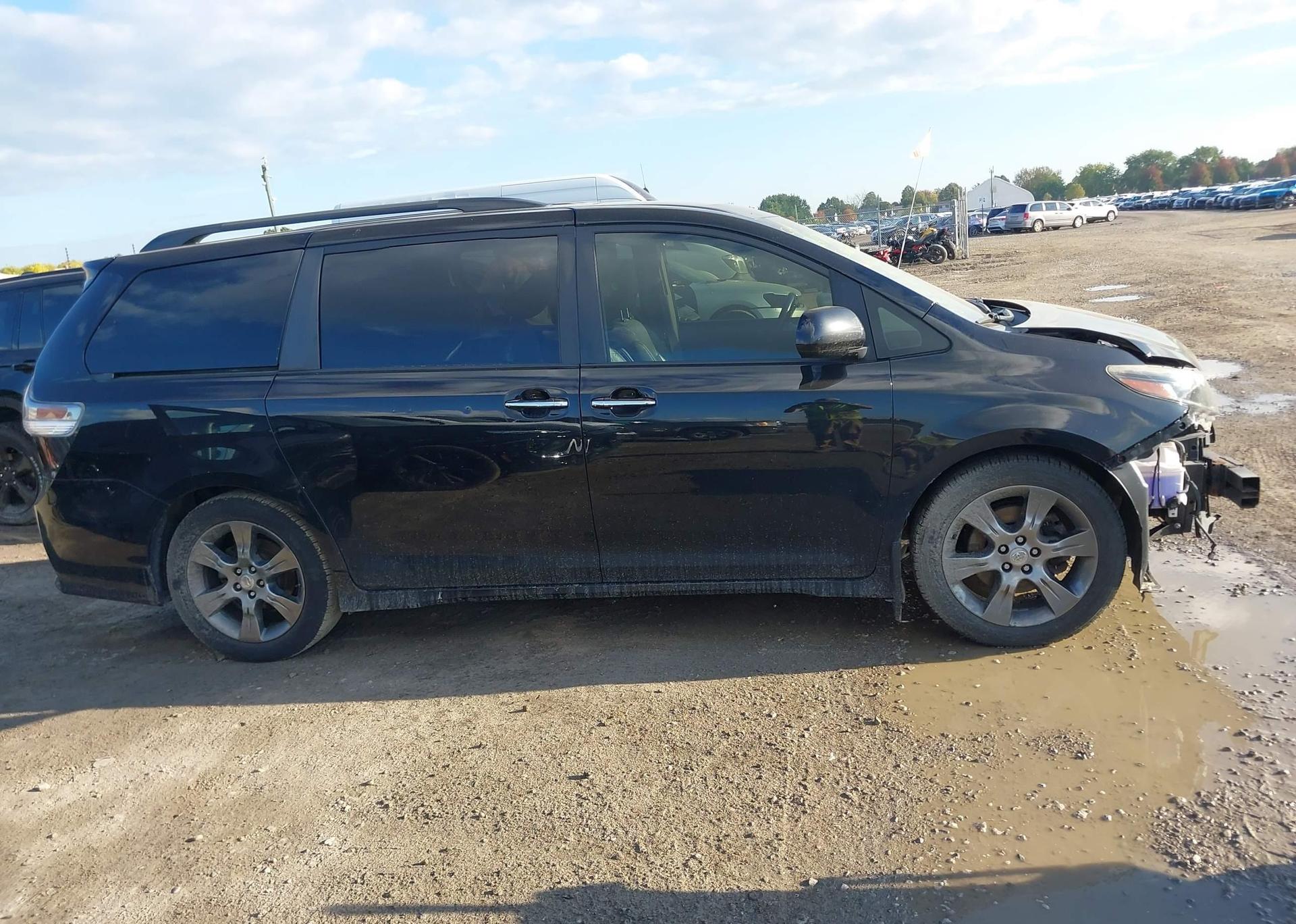 2015 TOYOTA SIENNA SPORT