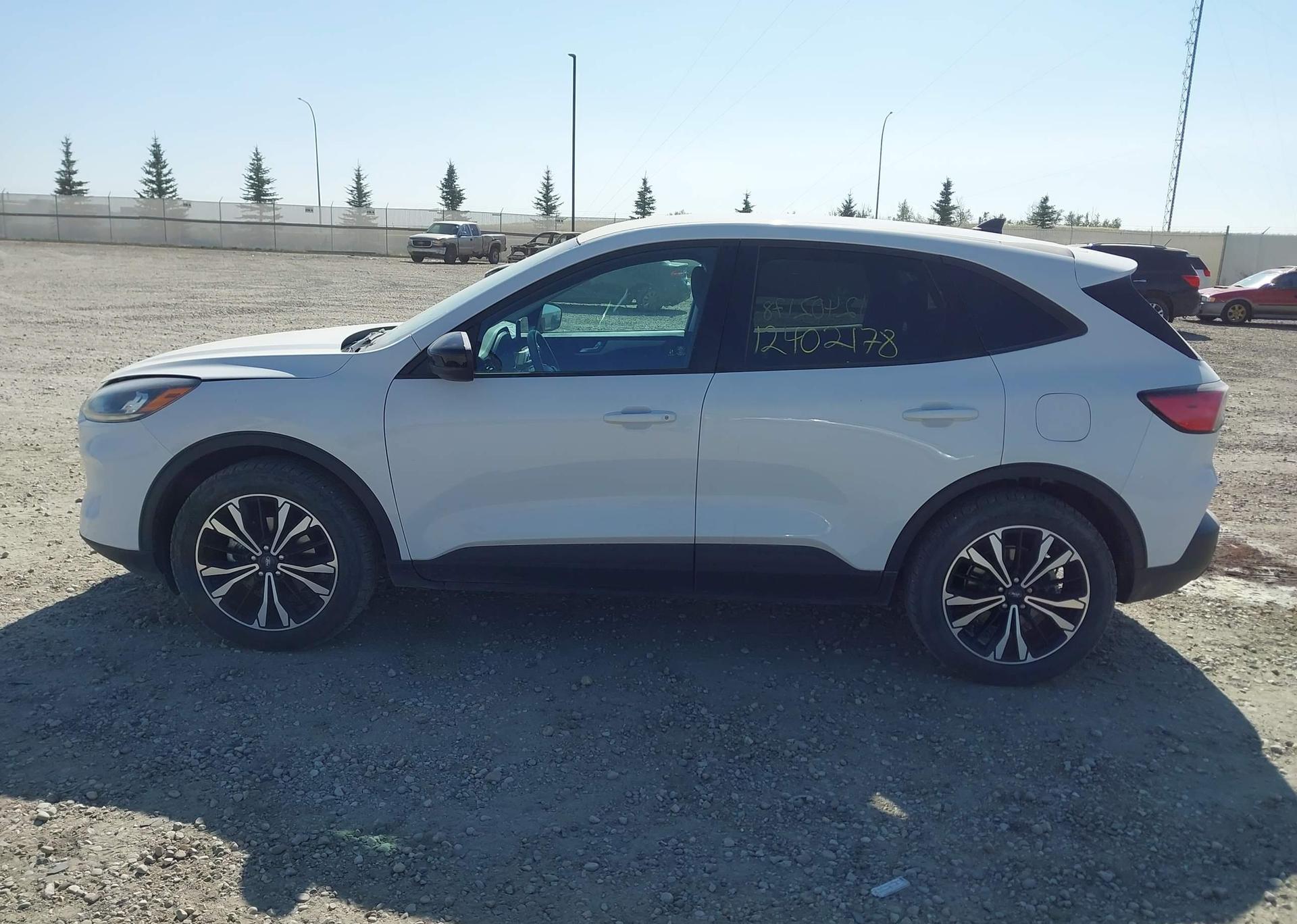2021 FORD ESCAPE SE