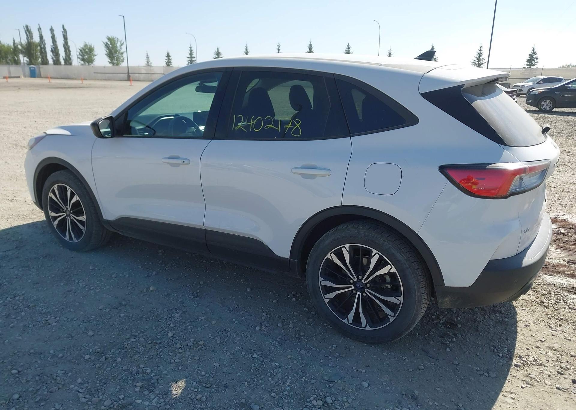 2021 FORD ESCAPE SE