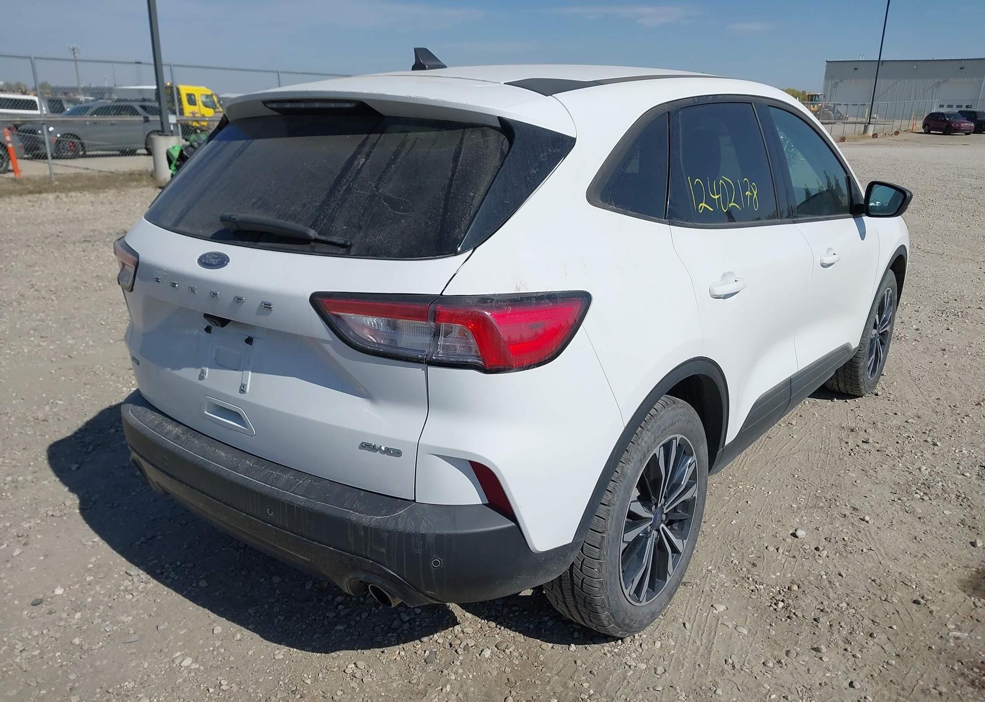 2021 FORD ESCAPE SE