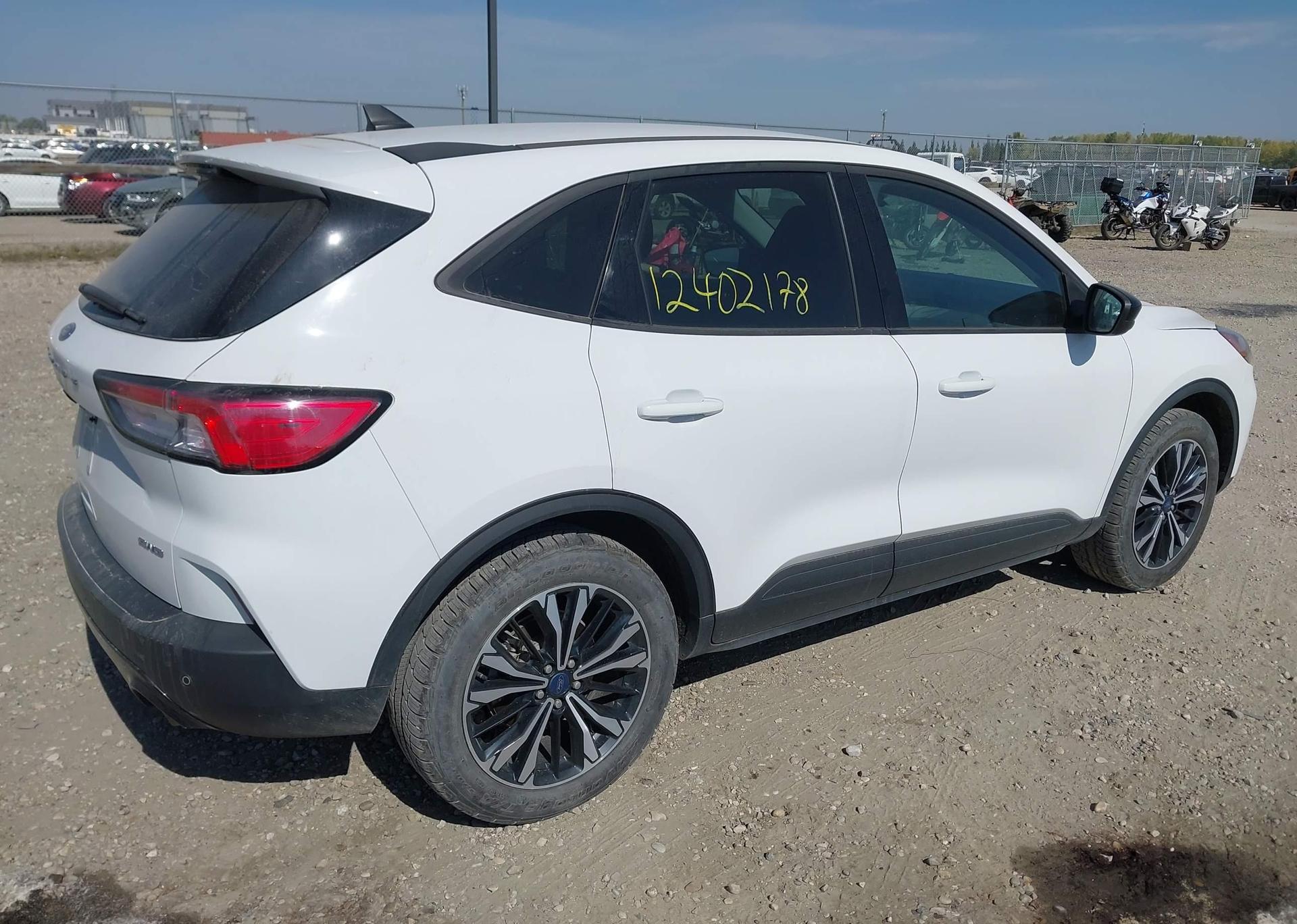 2021 FORD ESCAPE SE