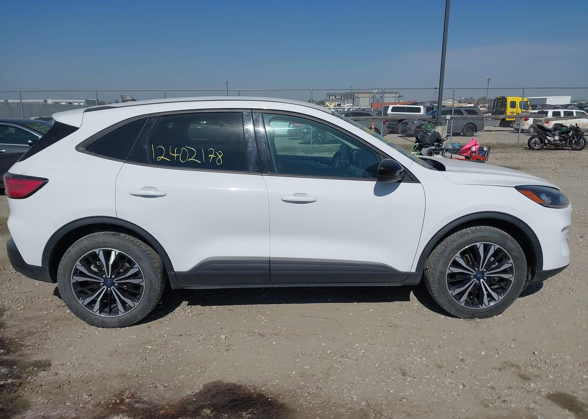 2021 FORD ESCAPE SE