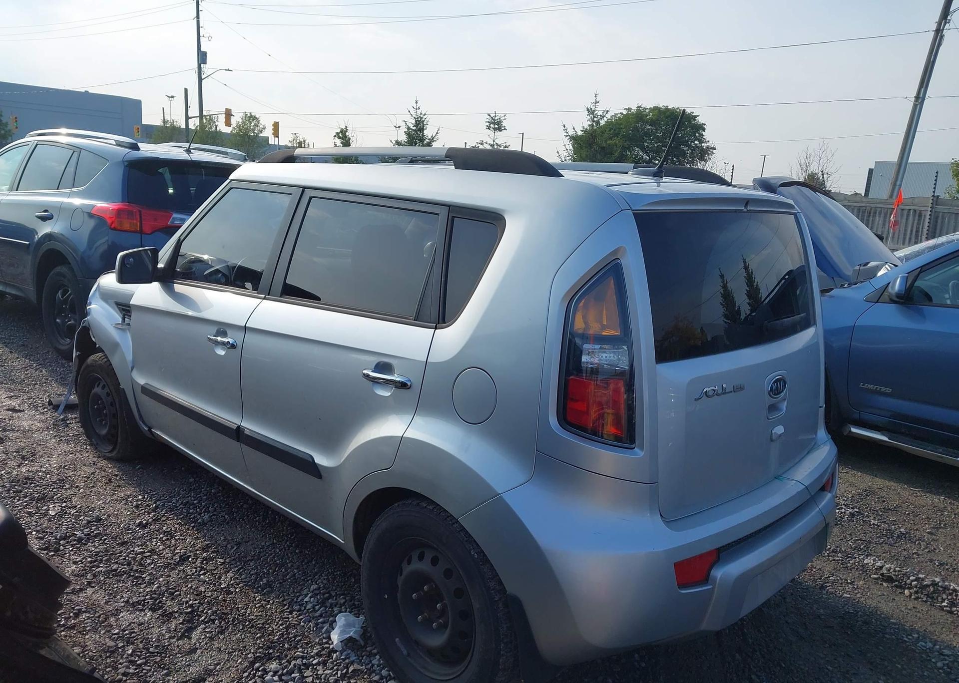 2011 KIA SOUL +