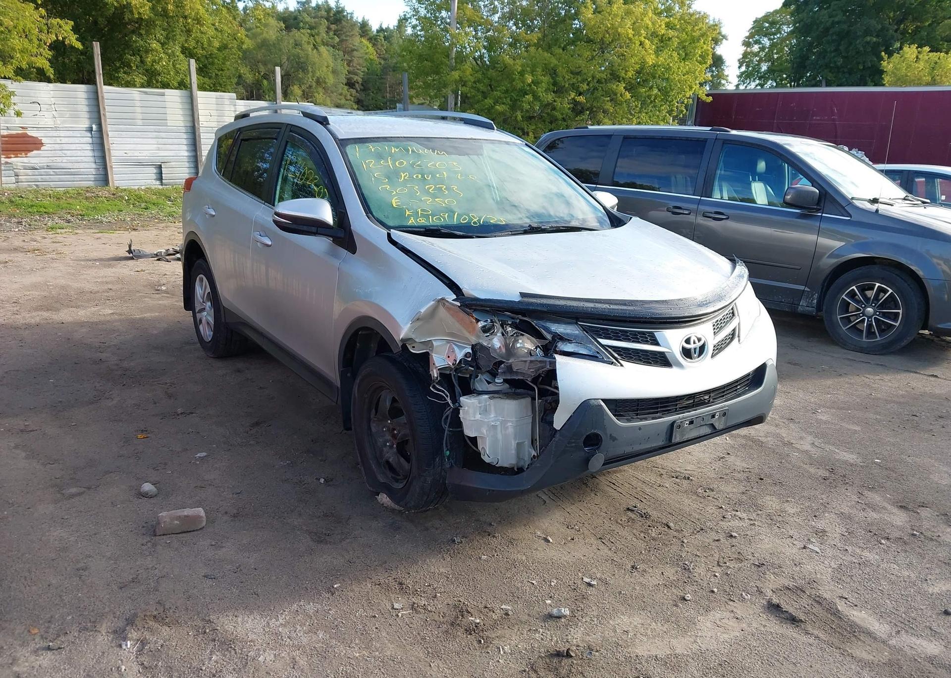 2015 TOYOTA RAV4 LE