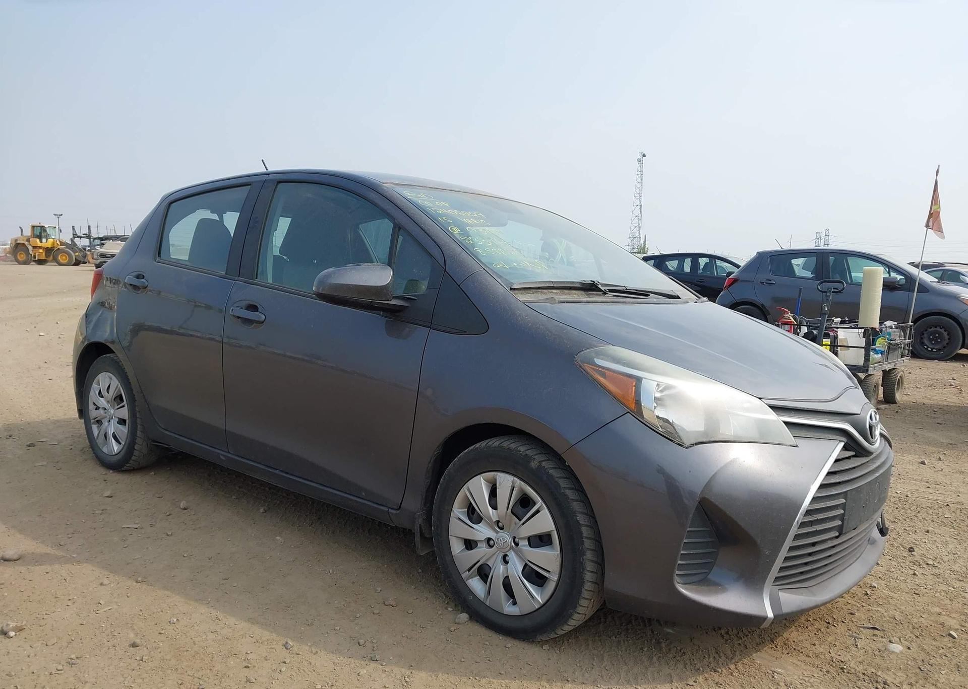 2015 TOYOTA YARIS LE