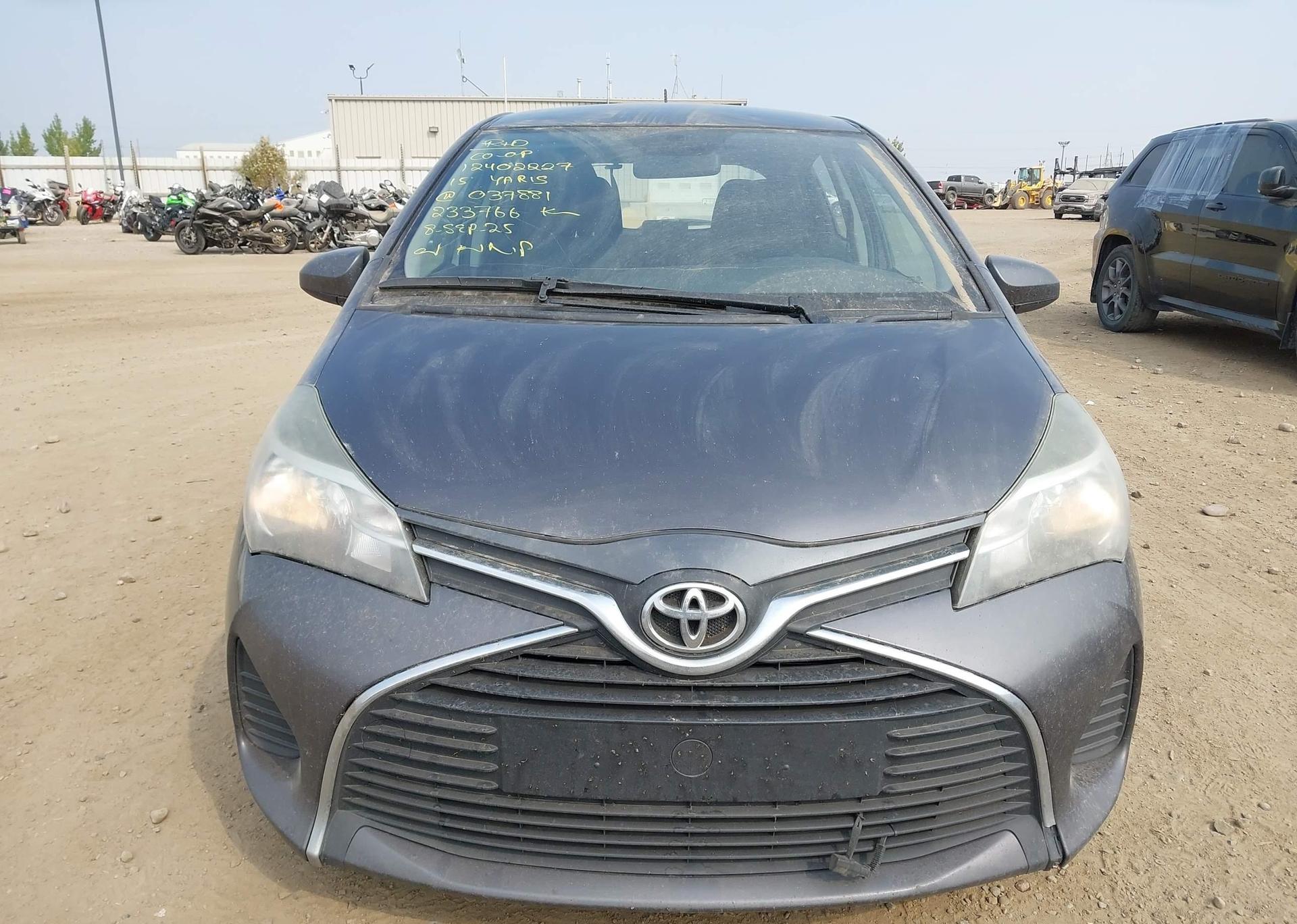 2015 TOYOTA YARIS LE