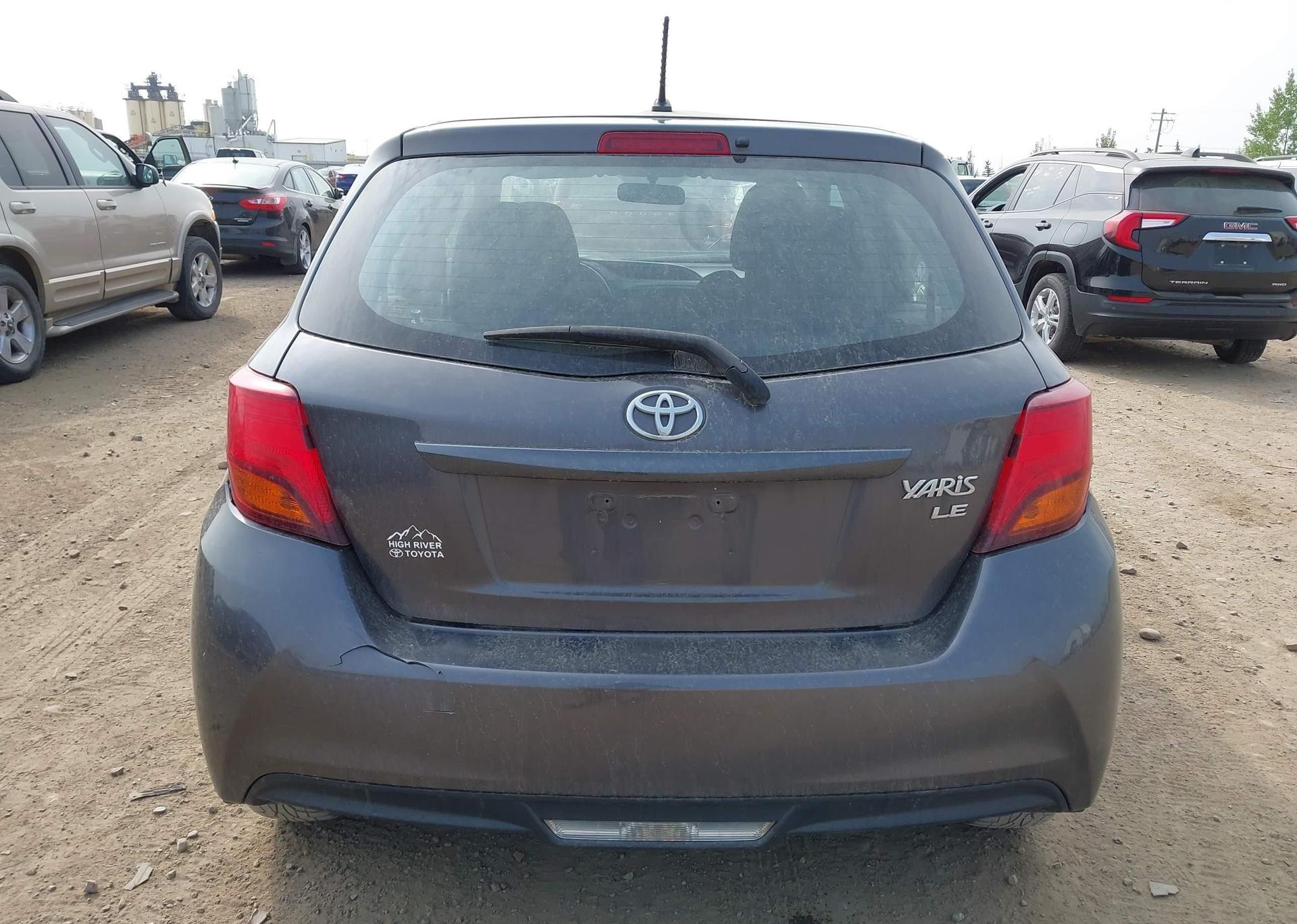 2015 TOYOTA YARIS LE