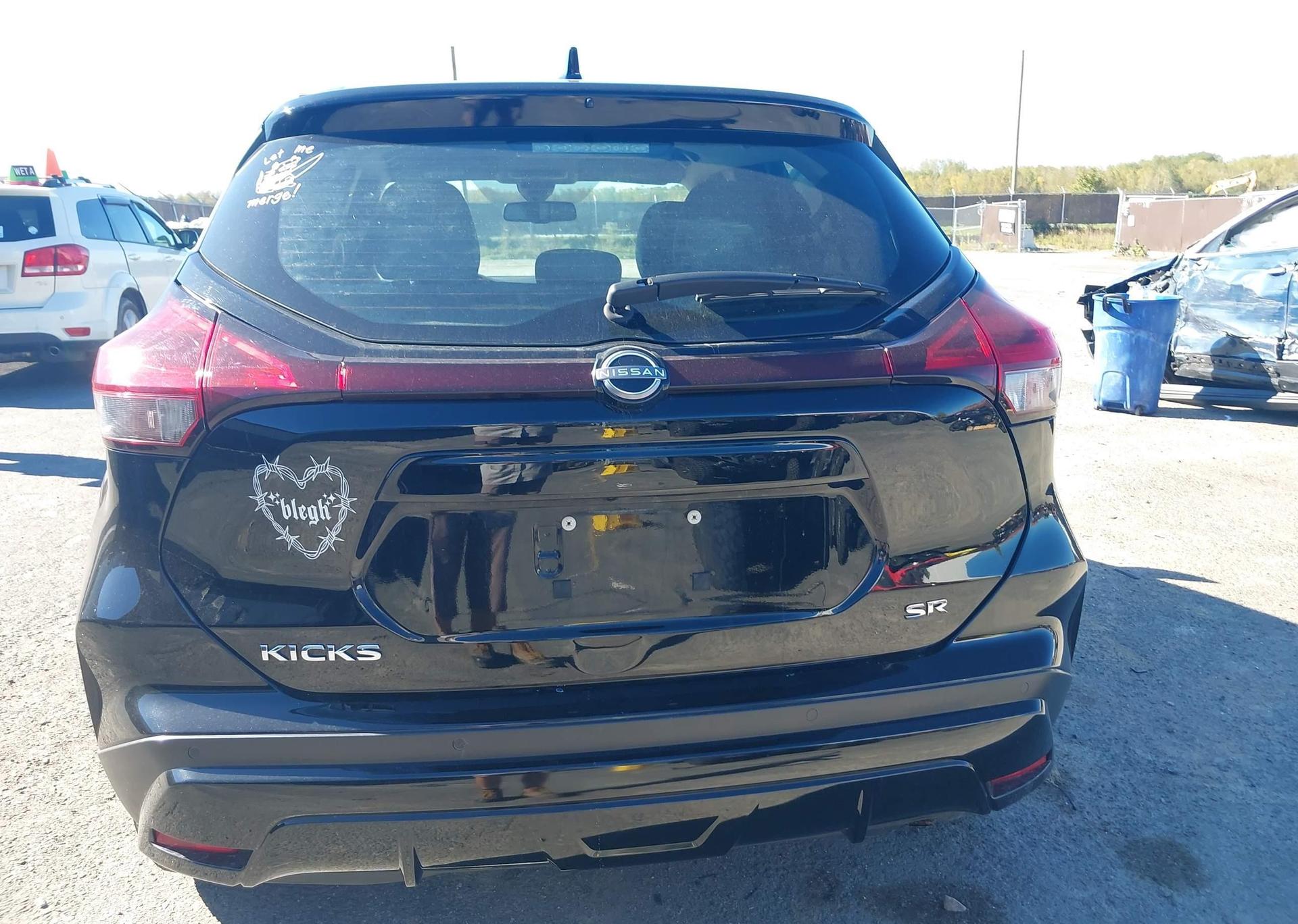 2023 NISSAN KICKS
