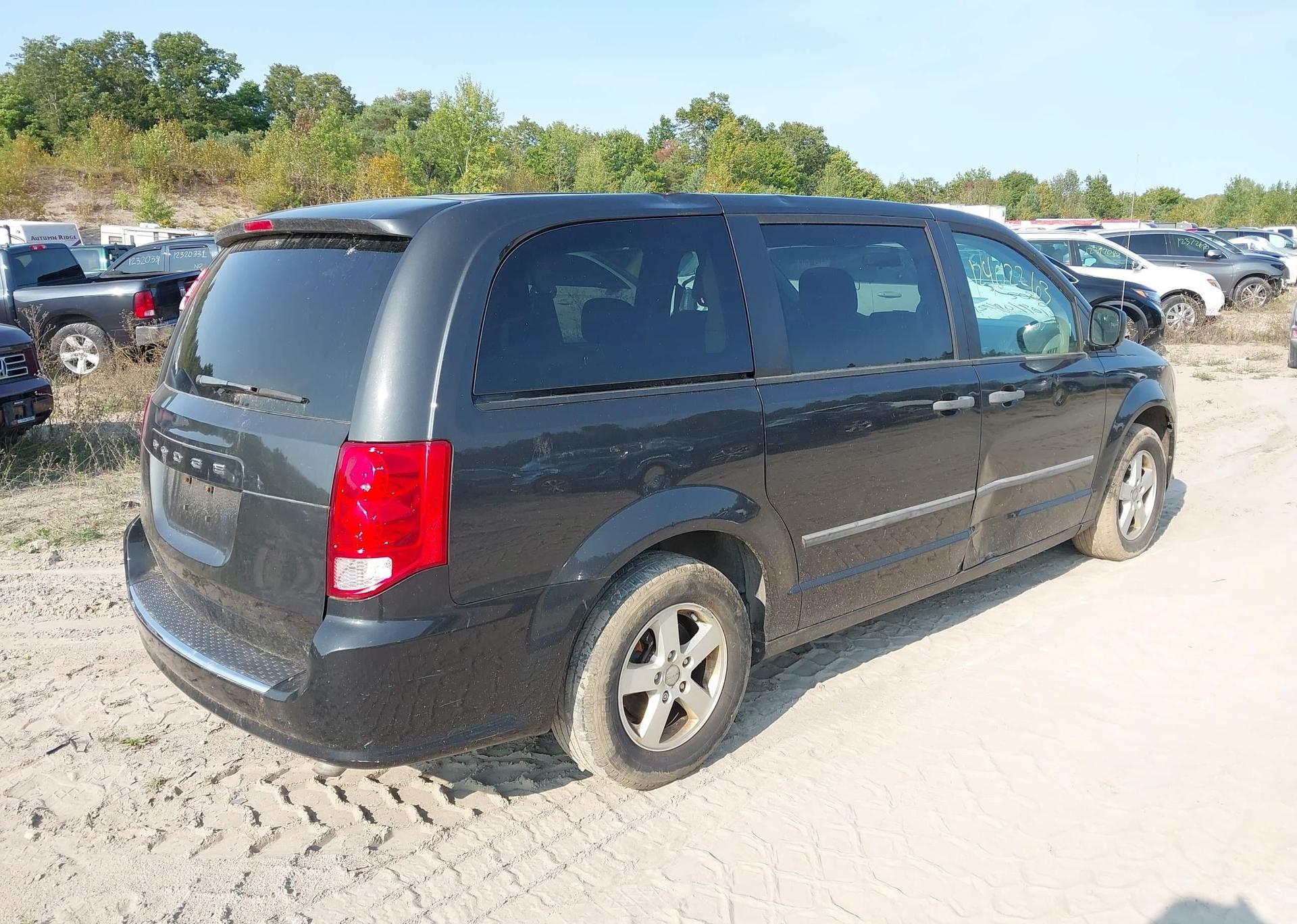 2011 DODGE GRAND CARAVAN EXPRESS