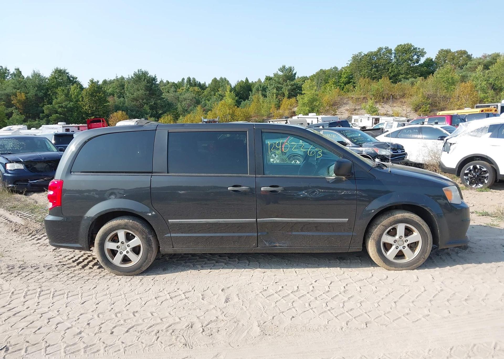2011 DODGE GRAND CARAVAN EXPRESS