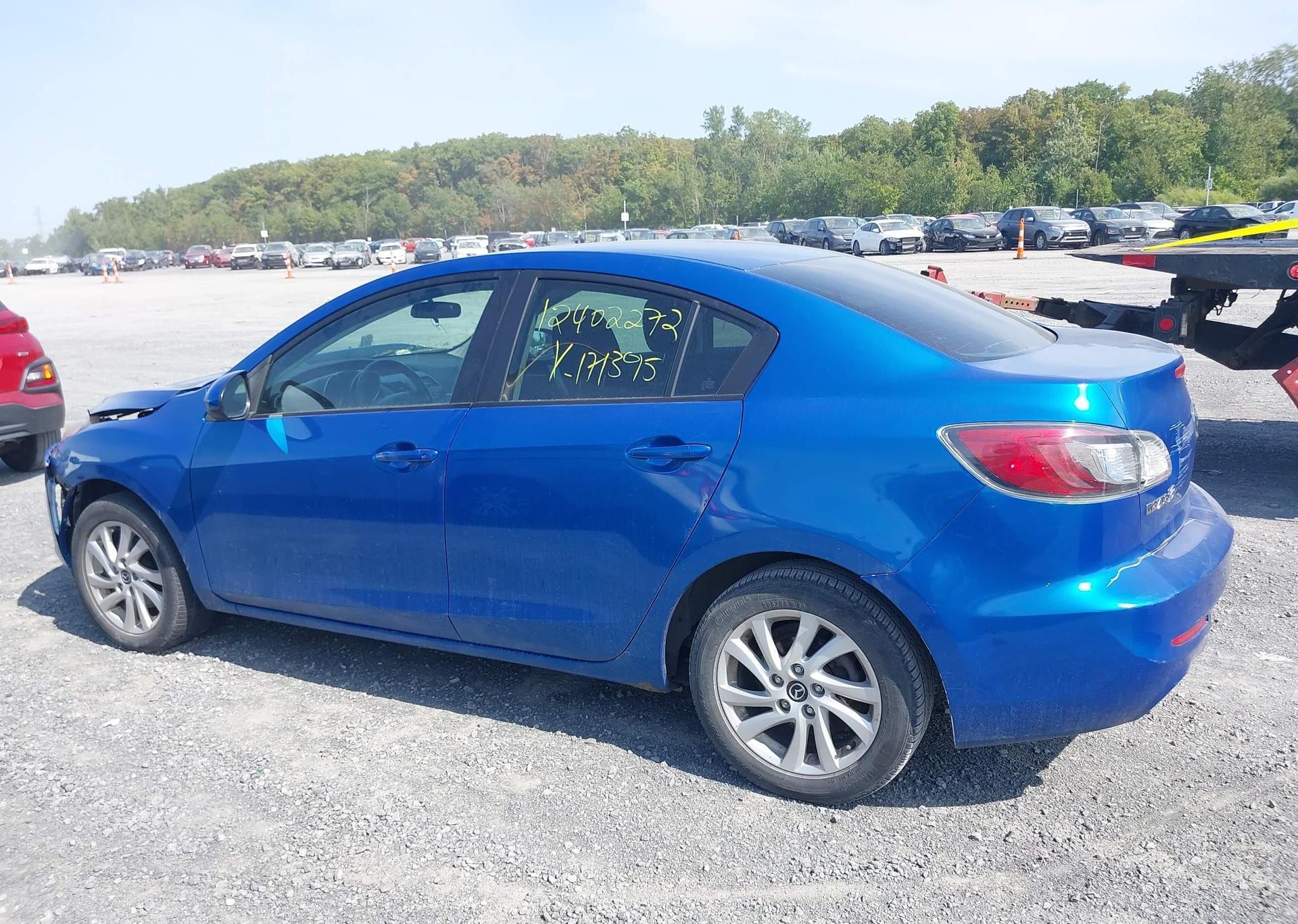 2013 MAZDA MAZDA3