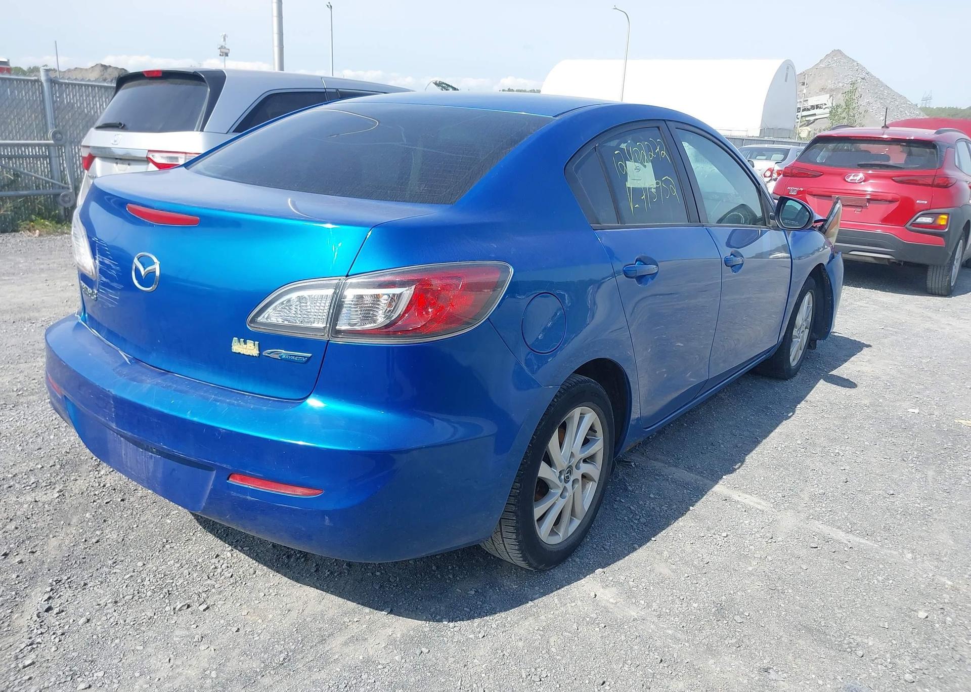 2013 MAZDA MAZDA3