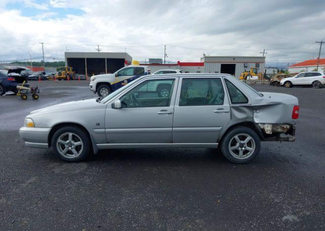 1999 VOLVO S70
