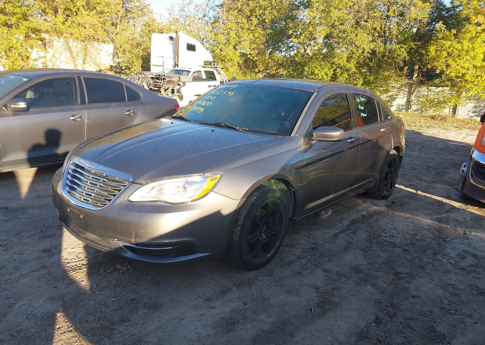 2013 CHRYSLER 200 LX