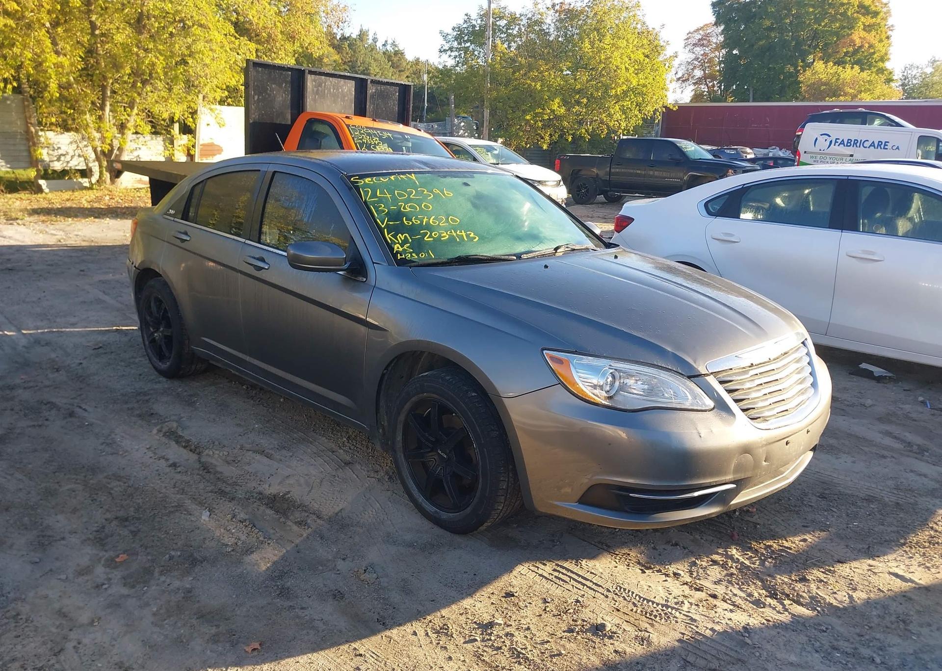 2013 CHRYSLER 200 LX