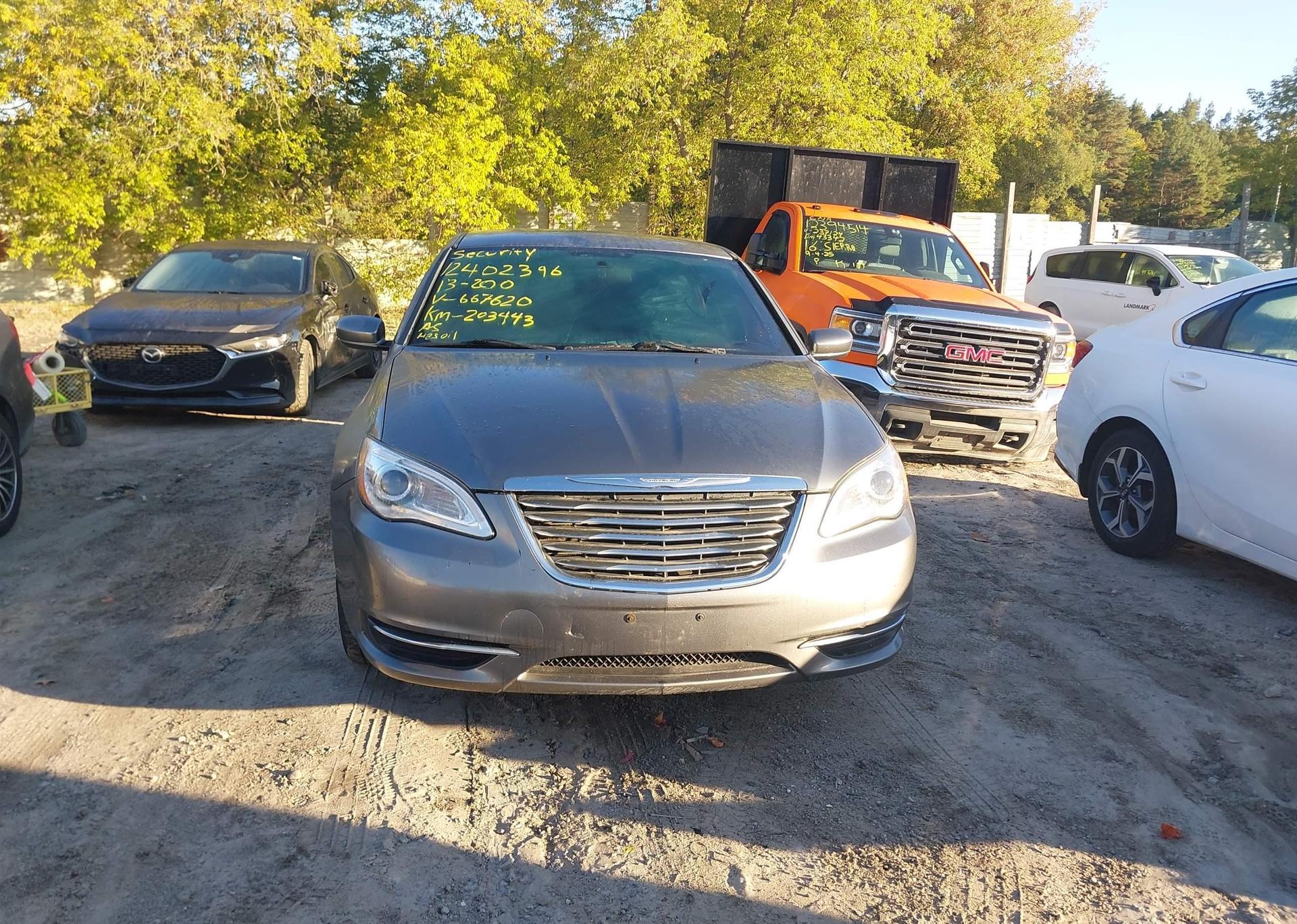 2013 CHRYSLER 200 LX