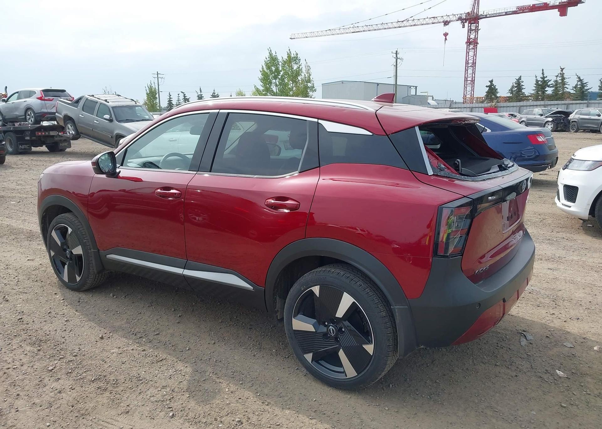 2025 NISSAN KICKS SR