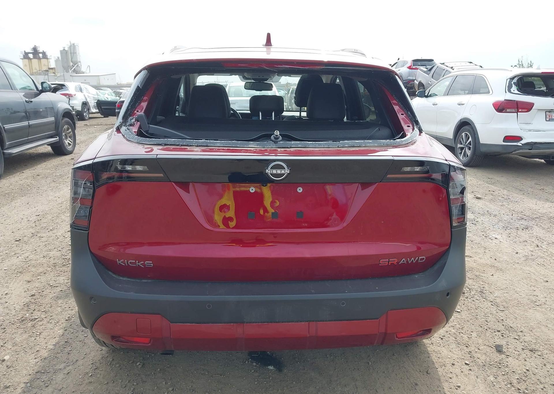2025 NISSAN KICKS SR