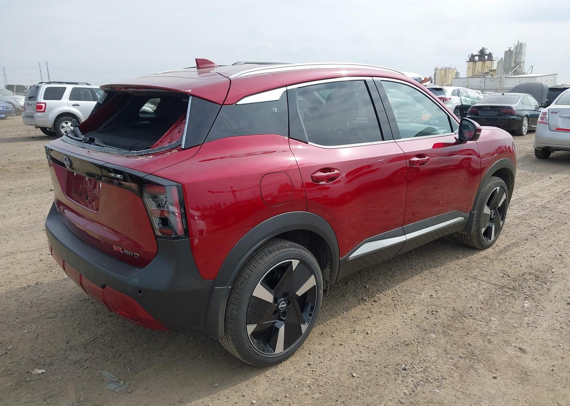 2025 NISSAN KICKS SR