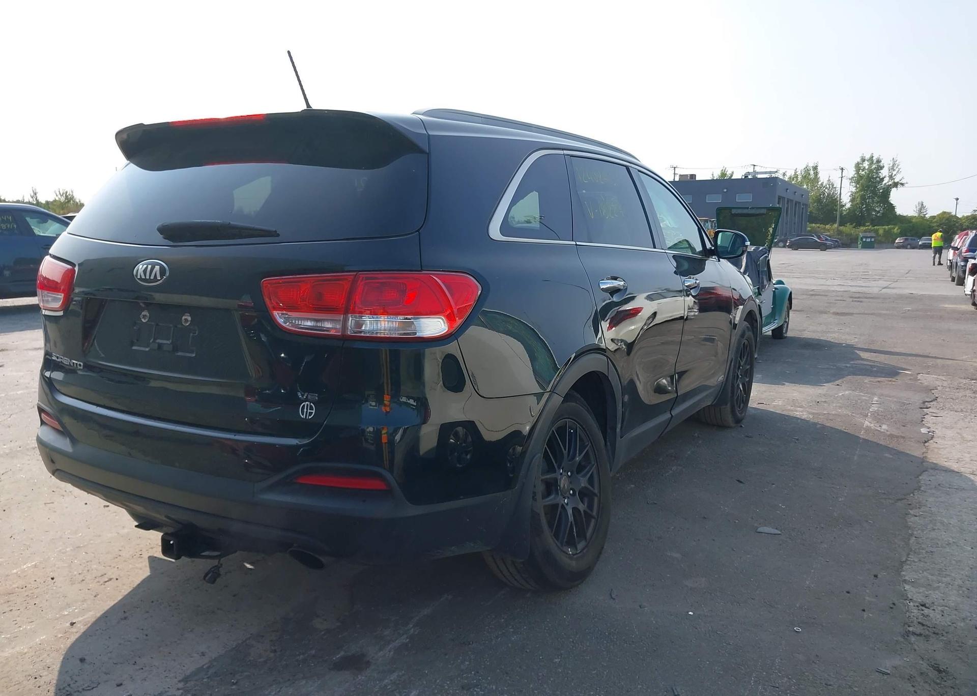 2016 KIA SORENTO LX