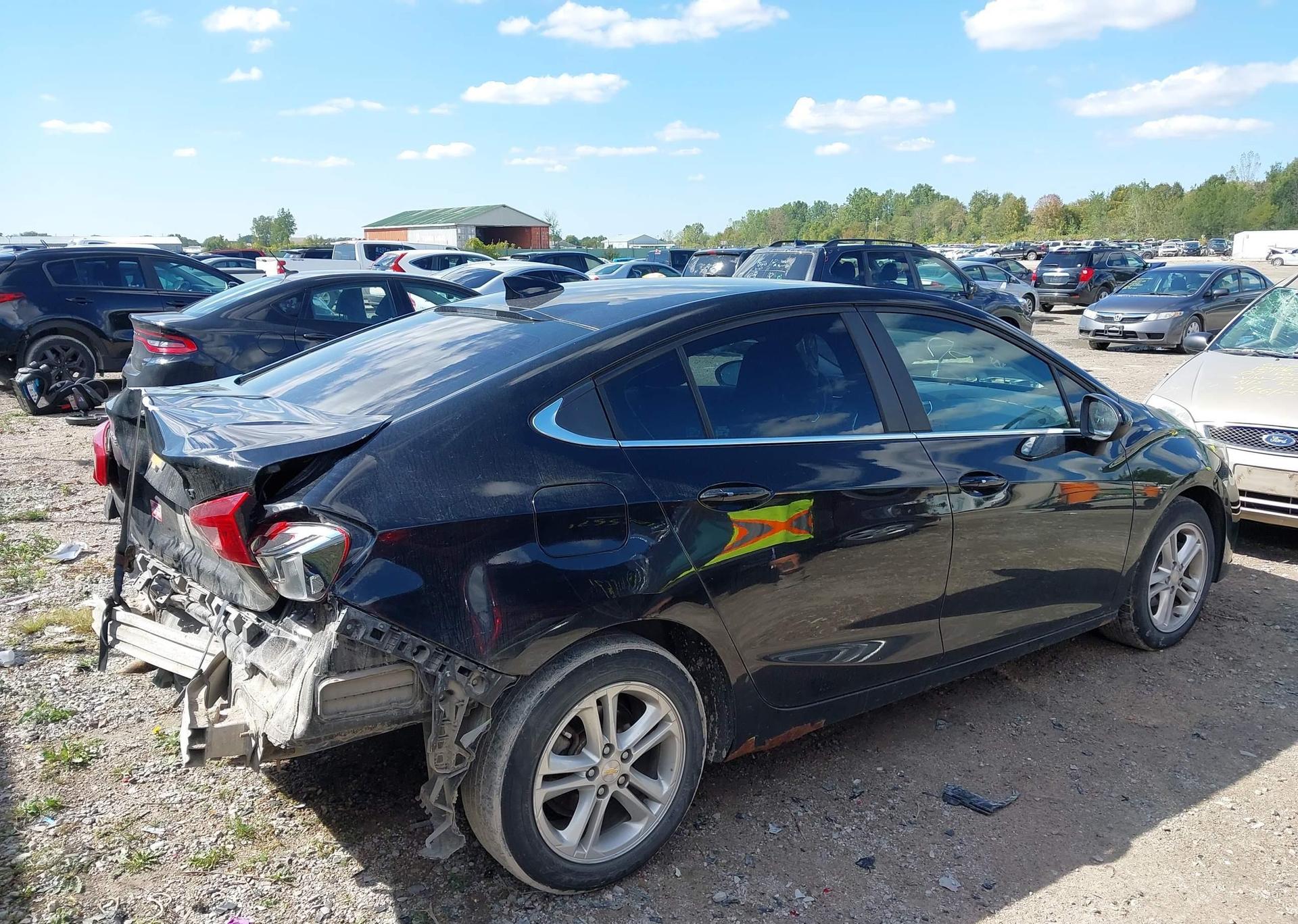 2018 CHEVROLET CRUZE LT