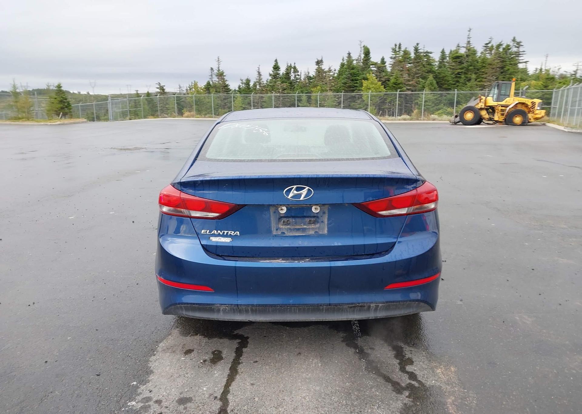 2018 HYUNDAI elantra se