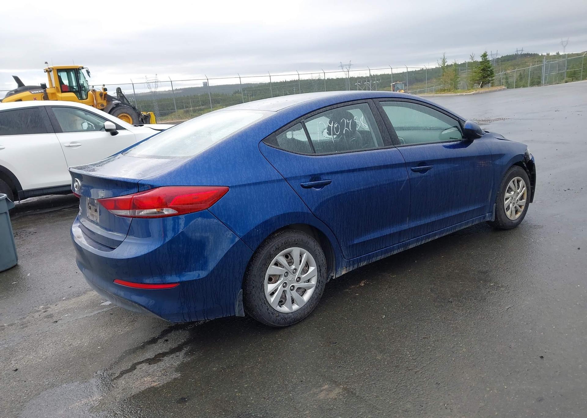 2018 HYUNDAI elantra se