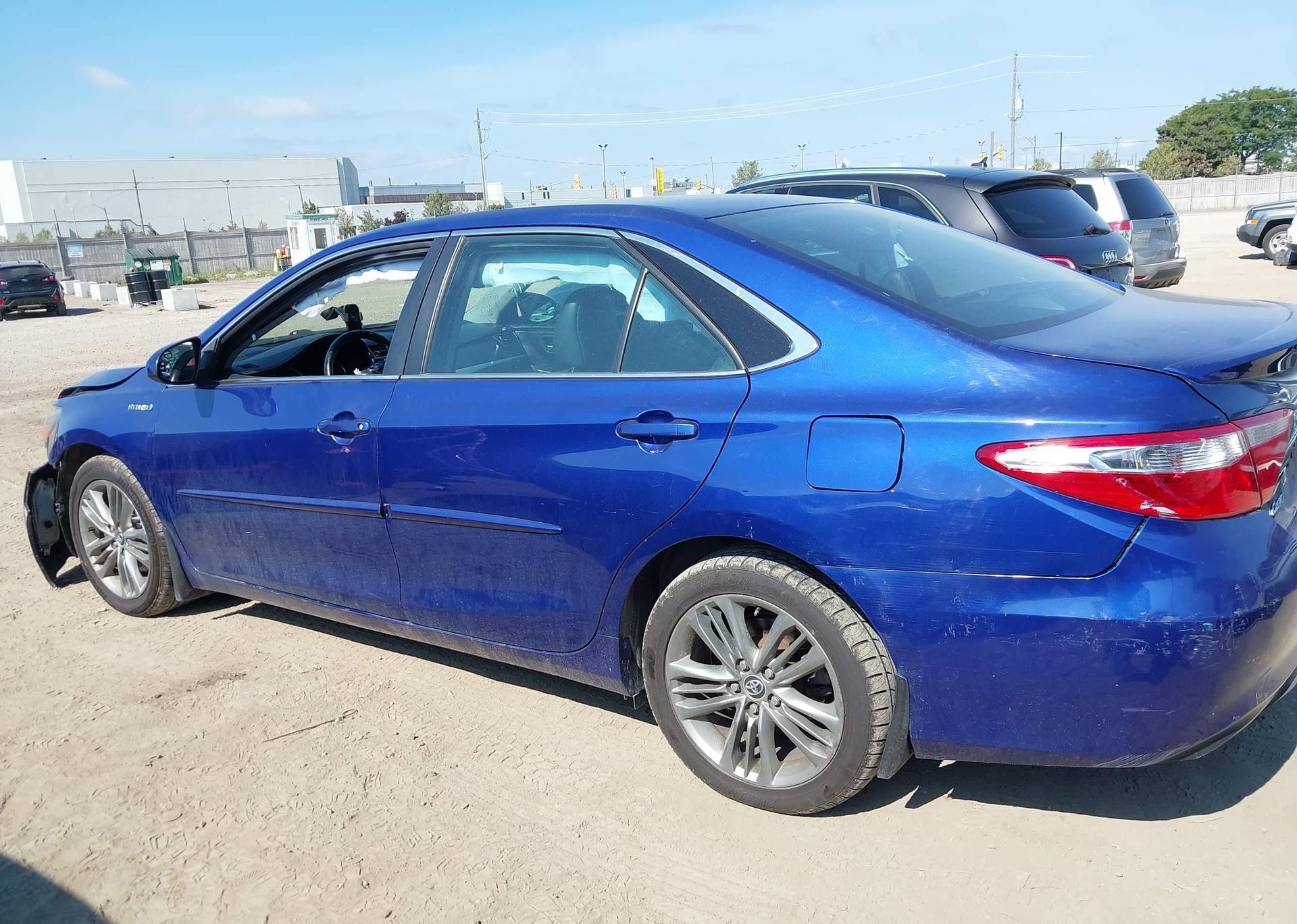 2015 TOYOTA CAMRY HYBRID SE