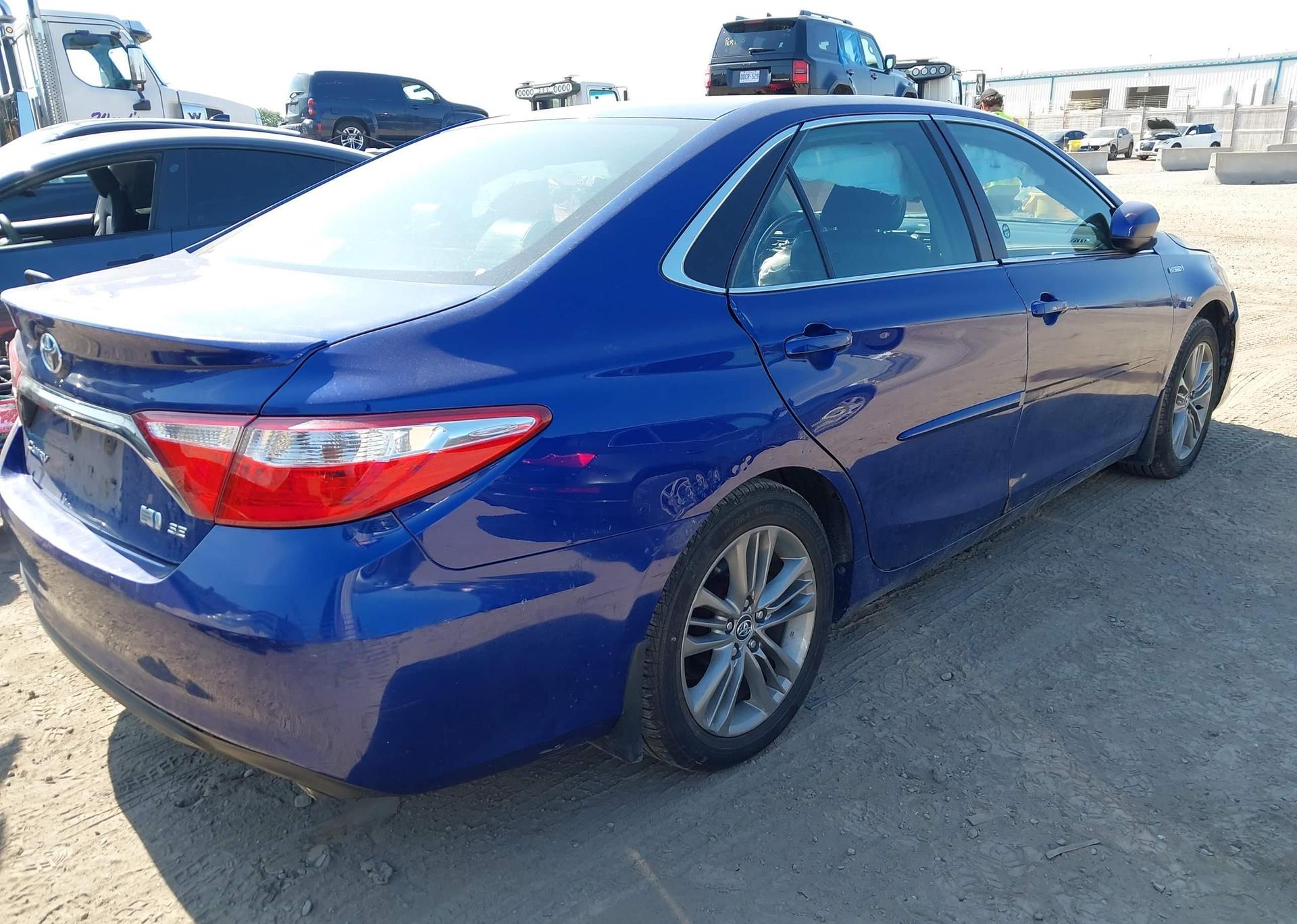 2015 TOYOTA CAMRY HYBRID SE