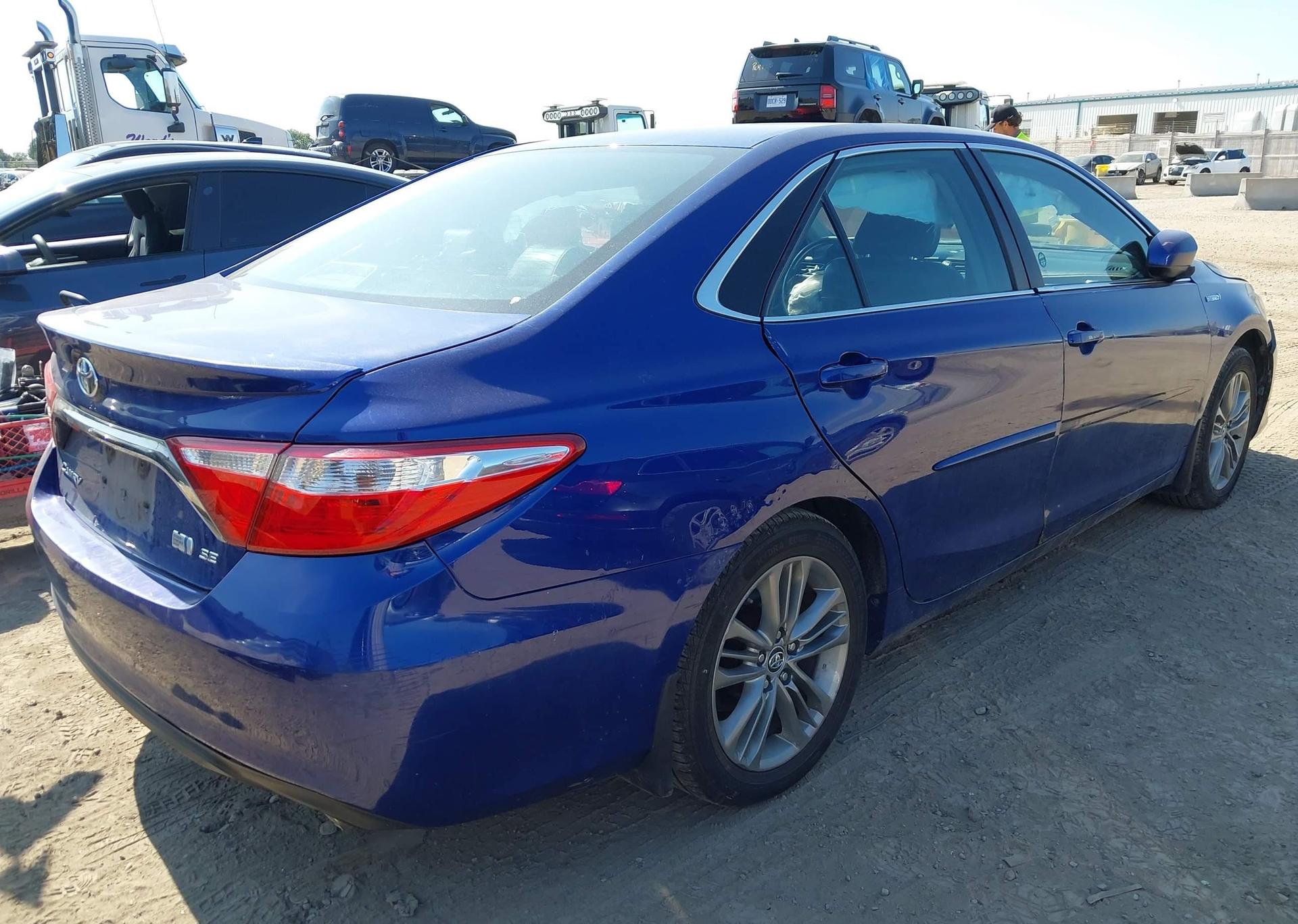 2015 TOYOTA CAMRY HYBRID SE