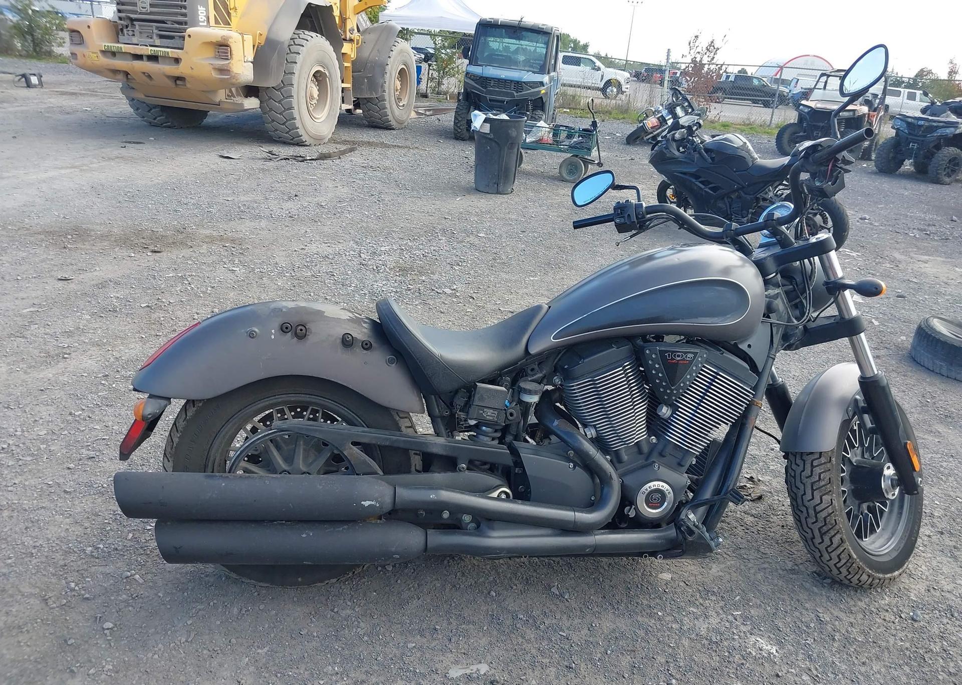 2016 VICTORY MOTORCYCLES GUNNER