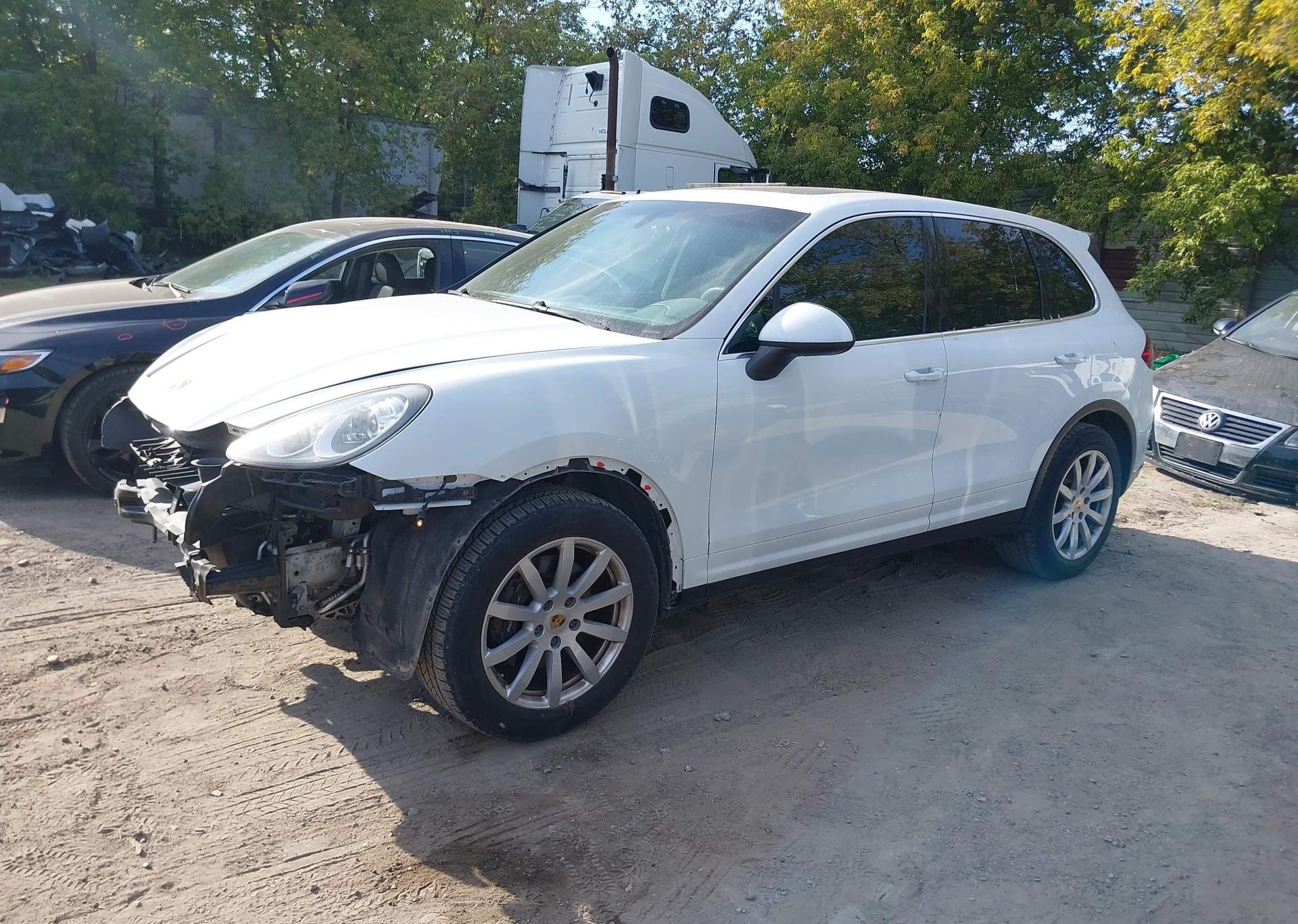 2013 PORSCHE CAYENNE