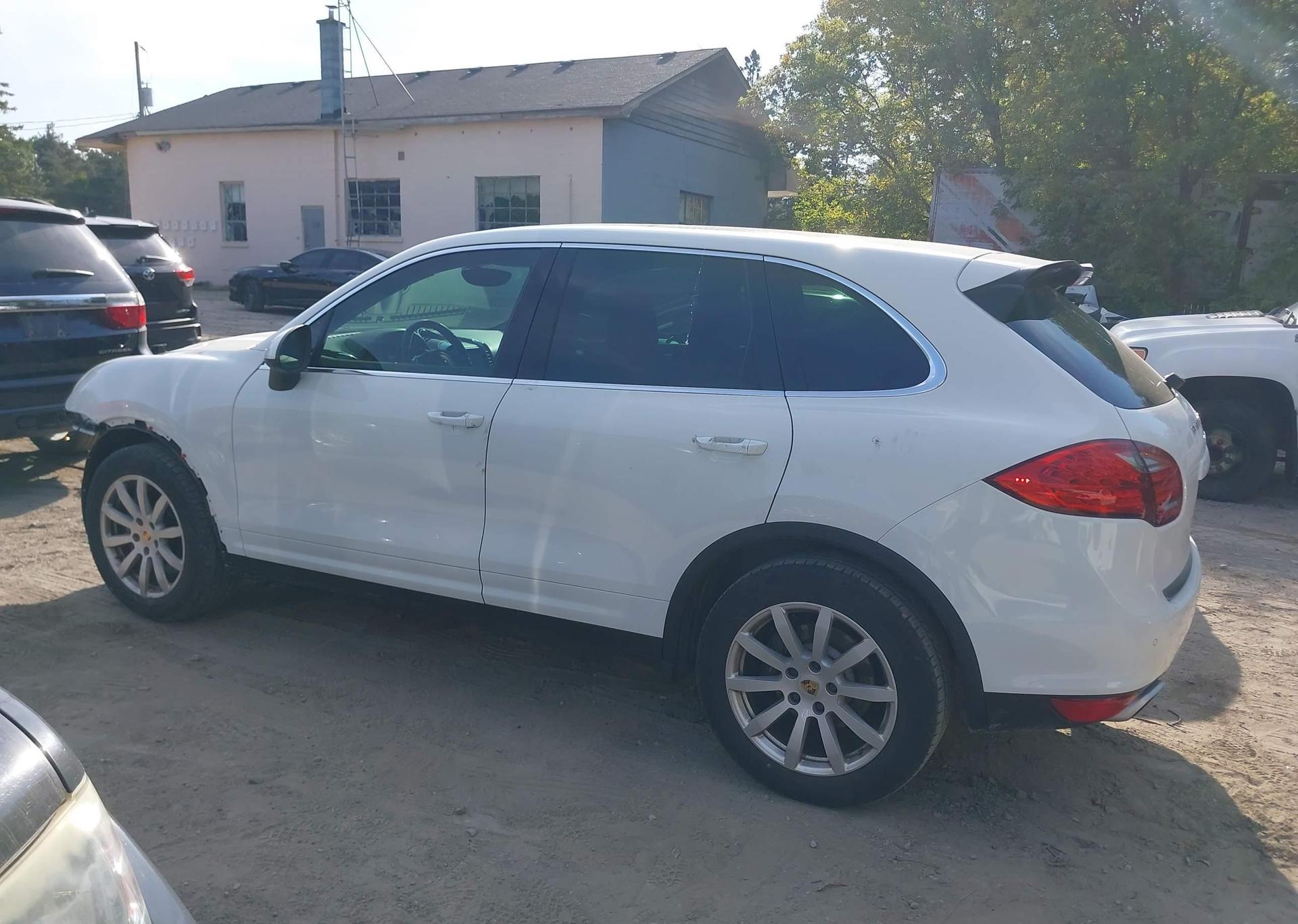 2013 PORSCHE CAYENNE