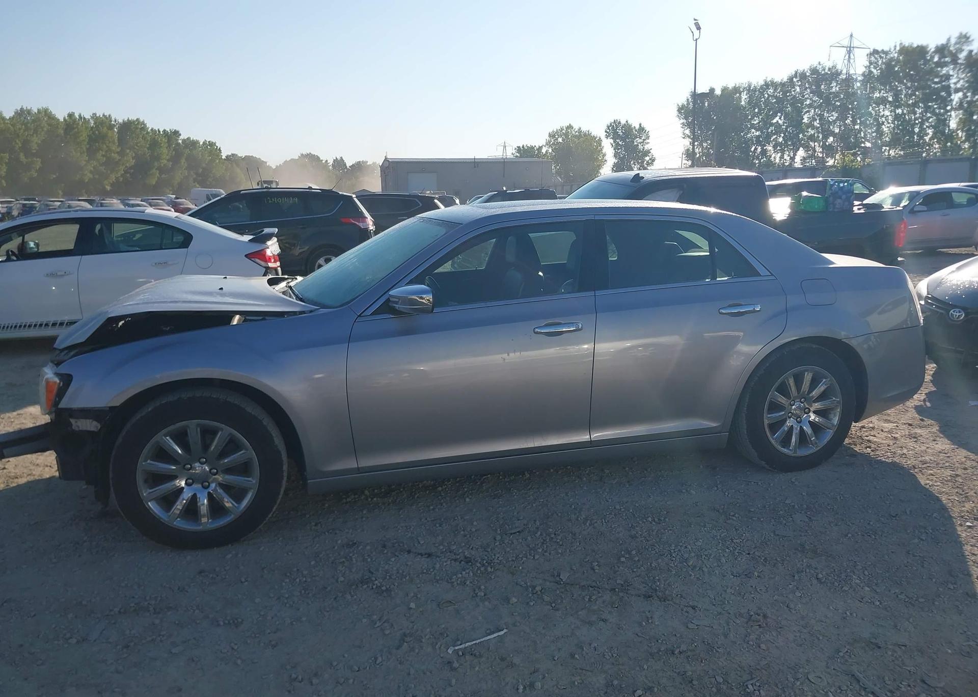 2011 CHRYSLER 300 LIMITED