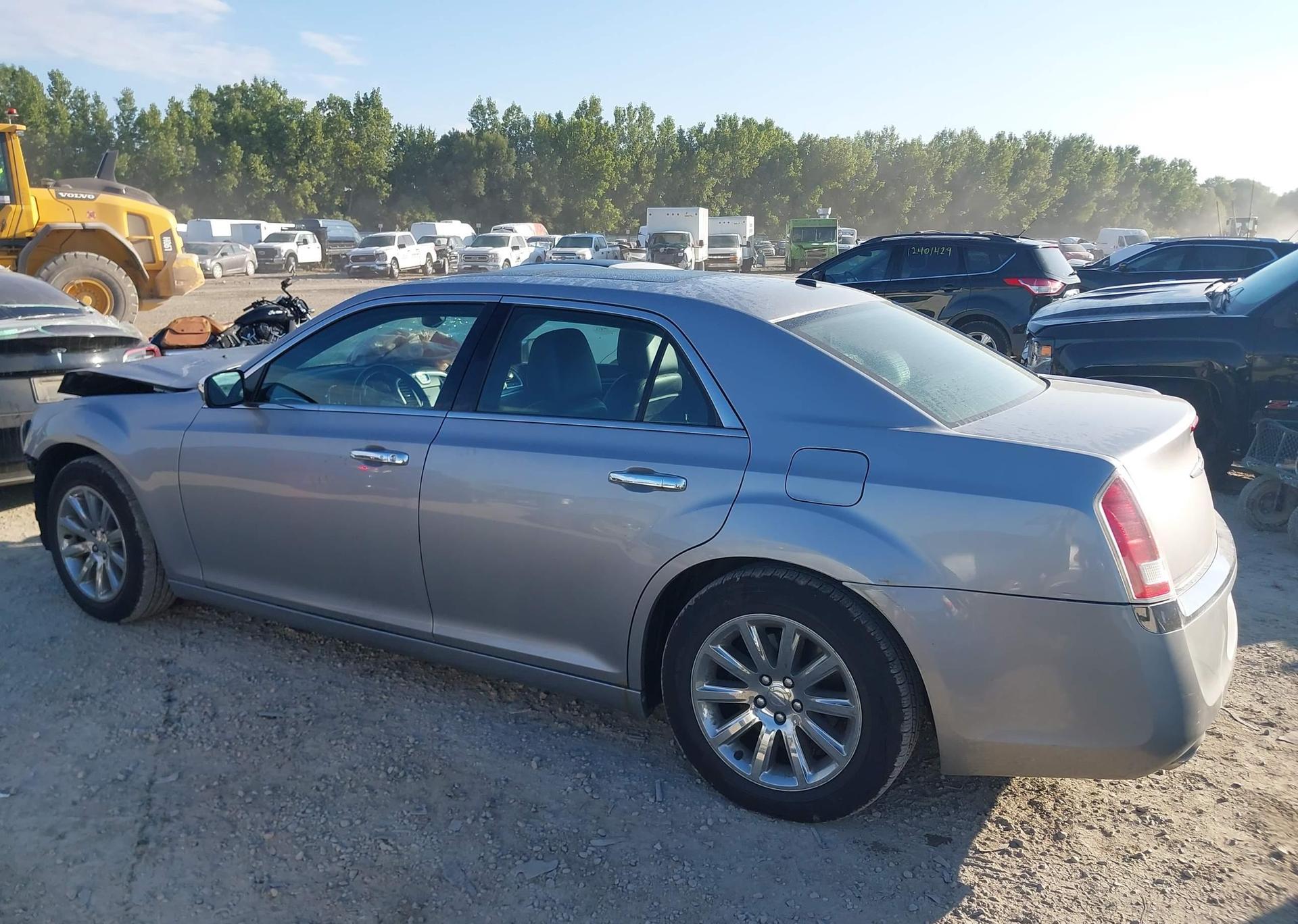 2011 CHRYSLER 300 LIMITED