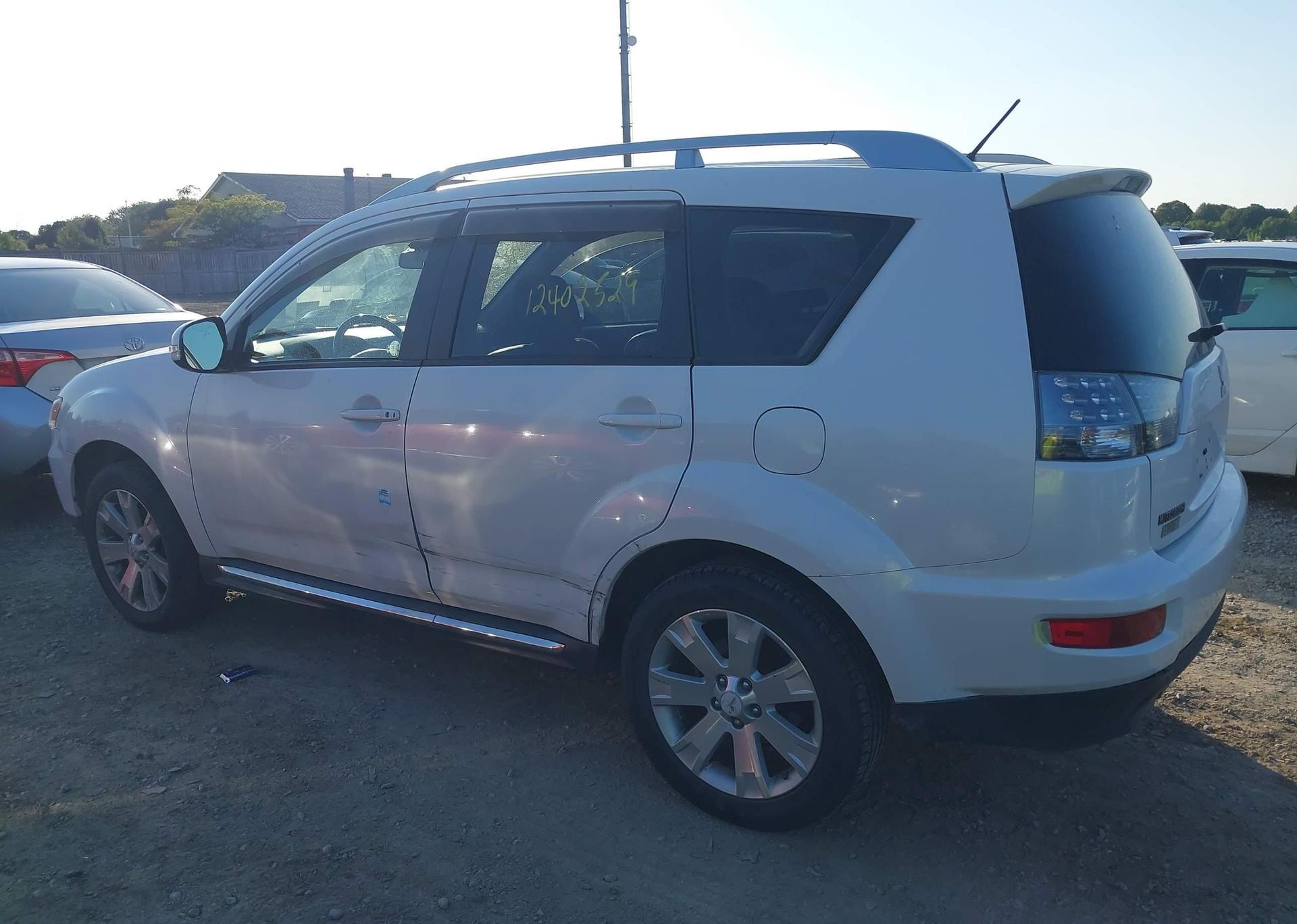 2010 MITSUBISHI outlander