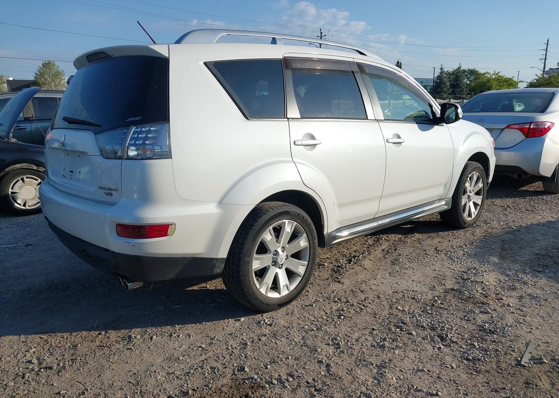 2010 MITSUBISHI outlander