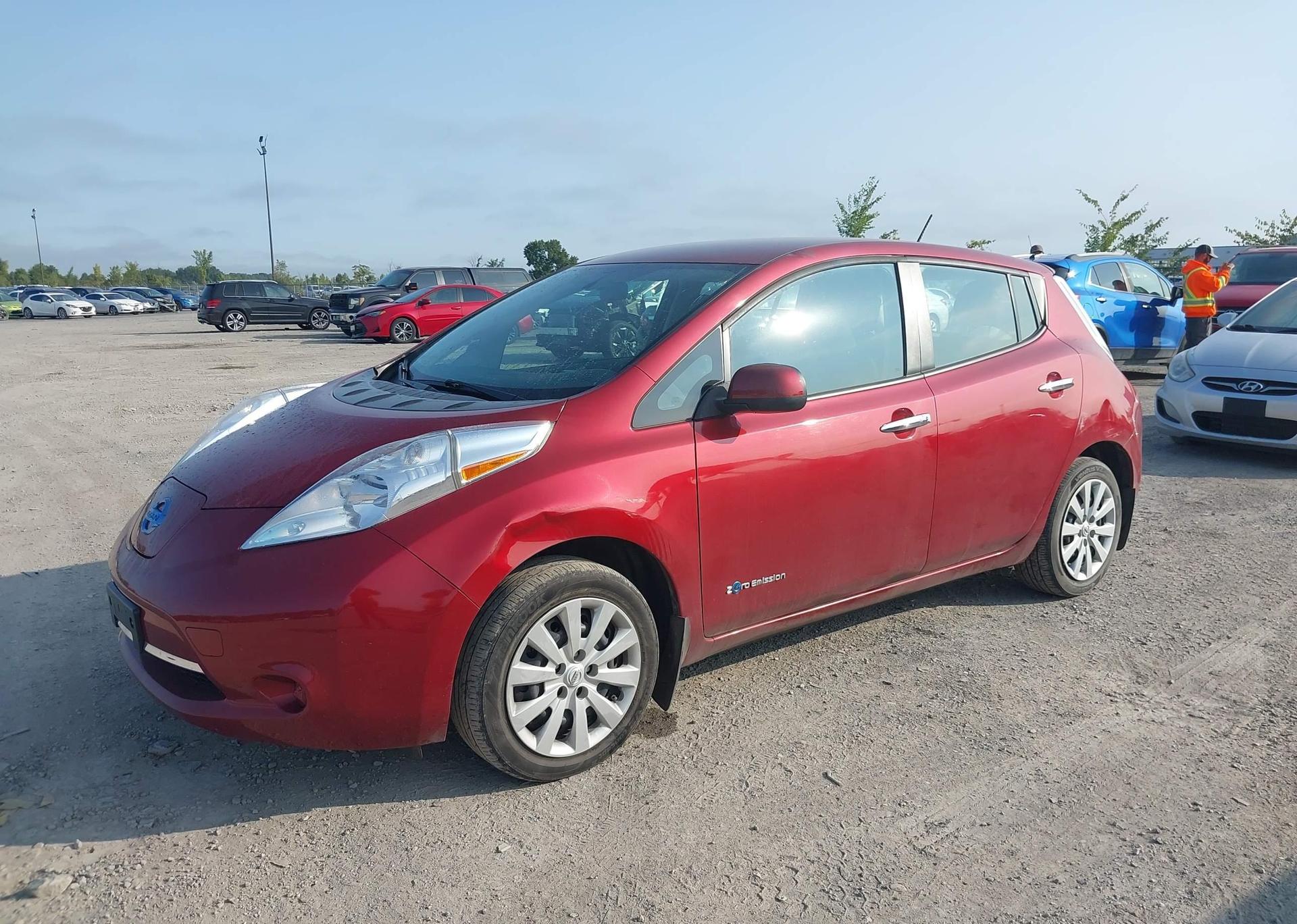 2015 NISSAN LEAF S