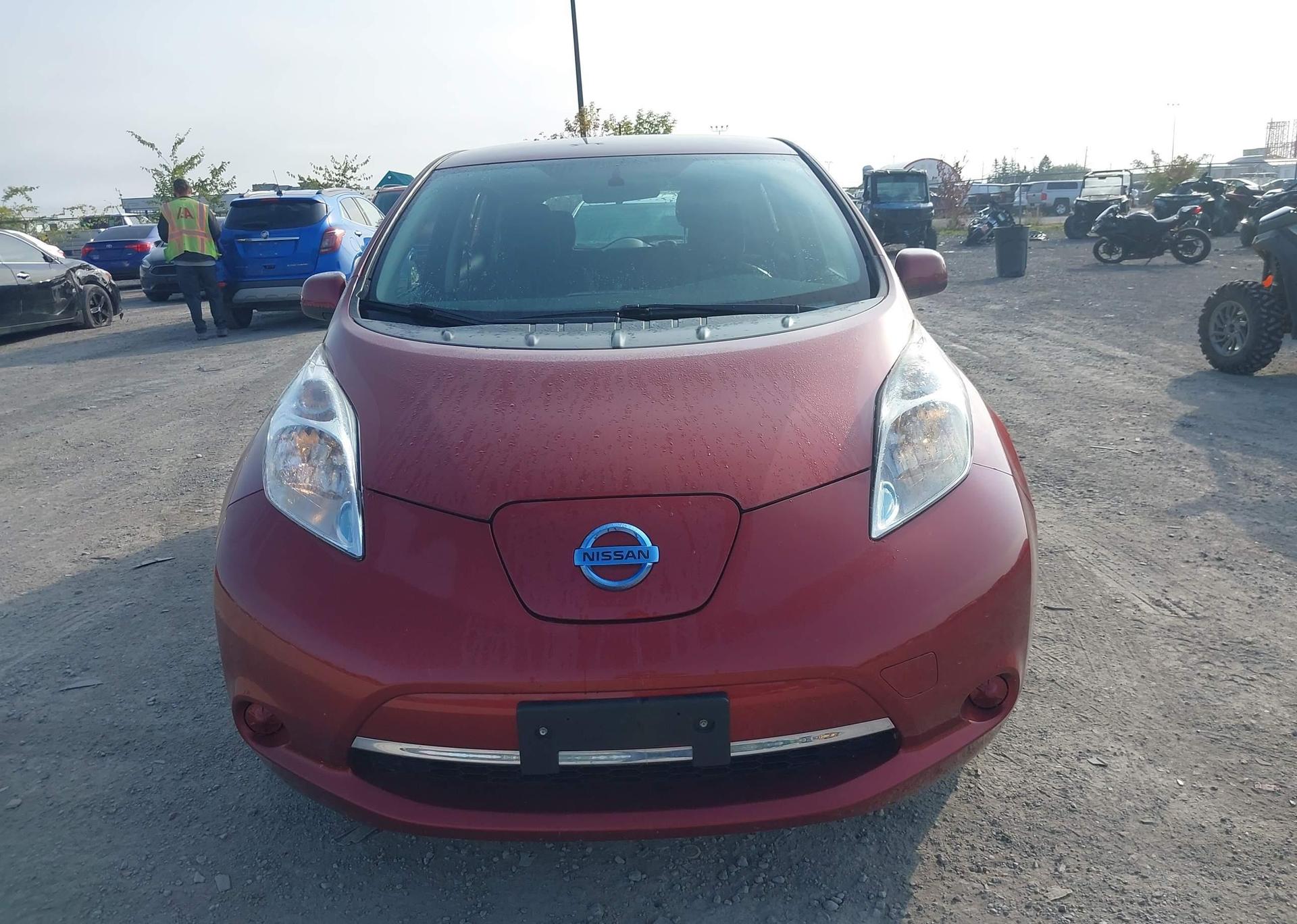 2015 NISSAN LEAF S