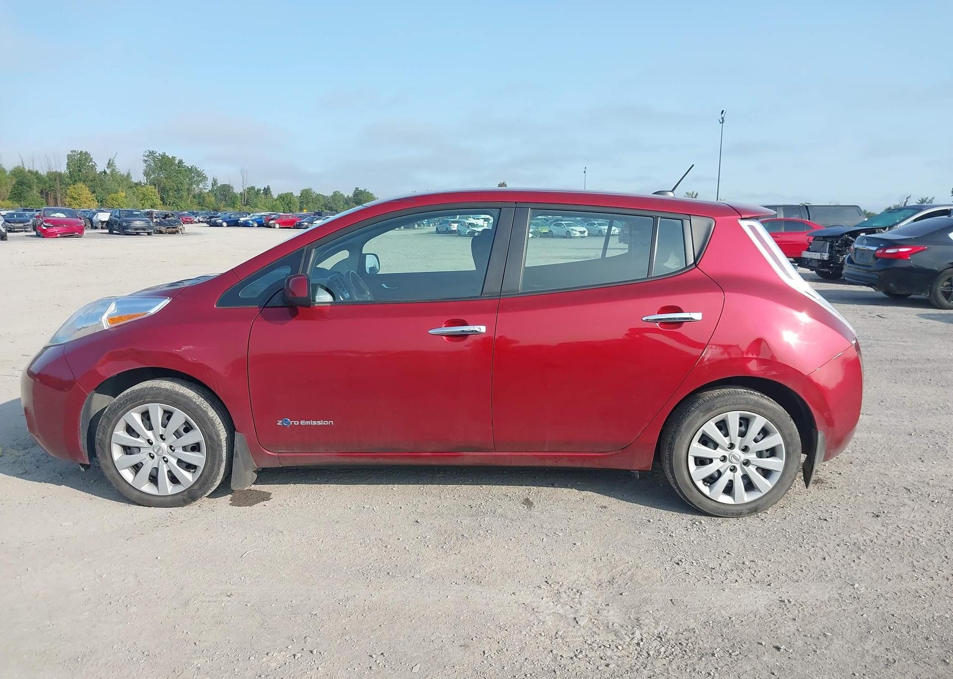 2015 NISSAN LEAF S