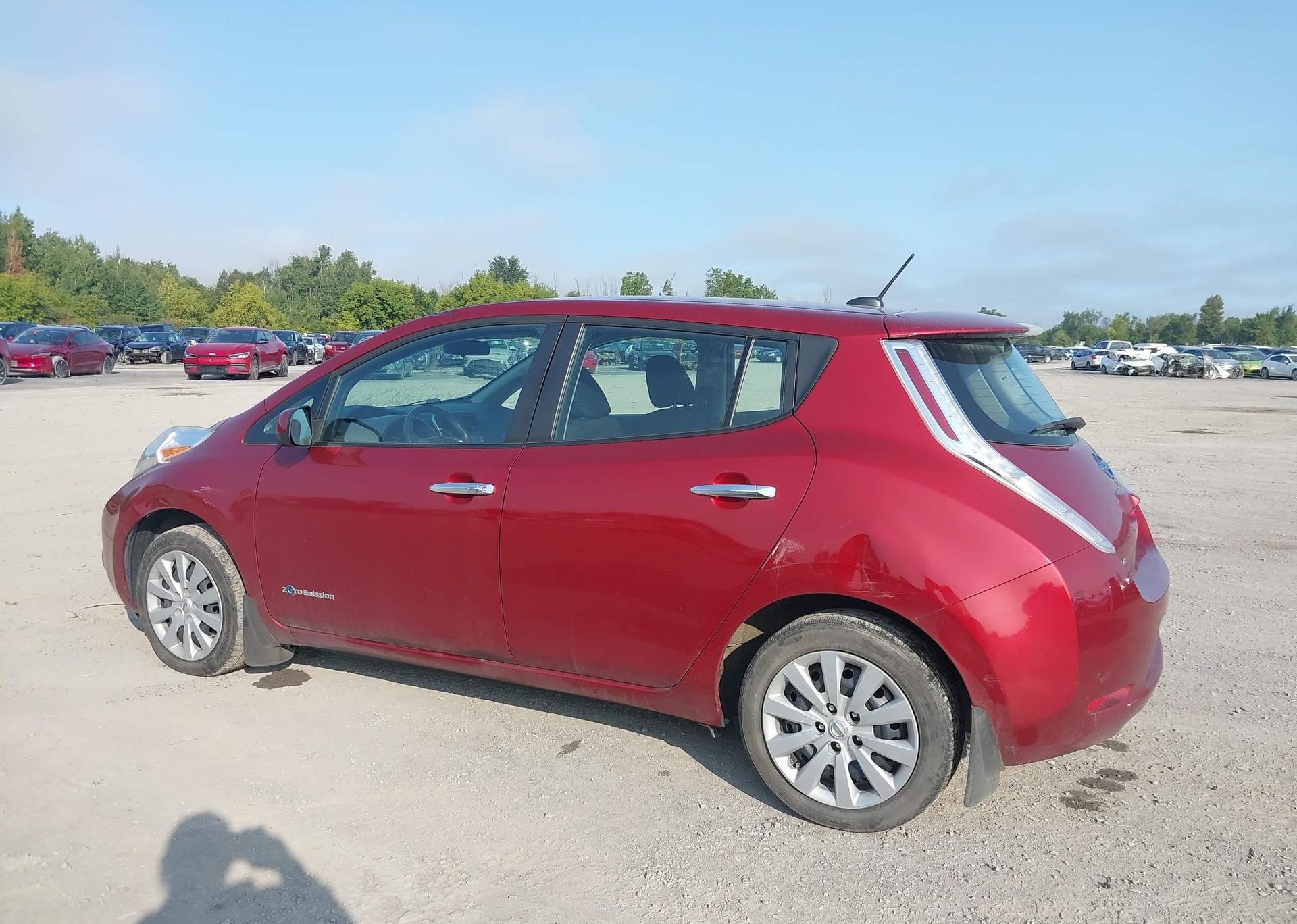 2015 NISSAN LEAF S